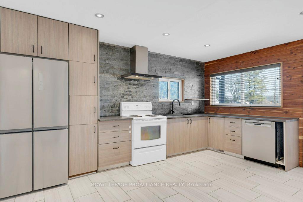 Photo 7 of 182 Henry Street, Stirling-Rawdon, Stirling Ward — HOMEH