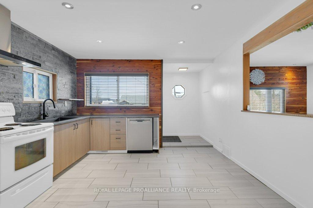 Photo 5 of 182 Henry Street, Stirling-Rawdon, Stirling Ward — HOMEH