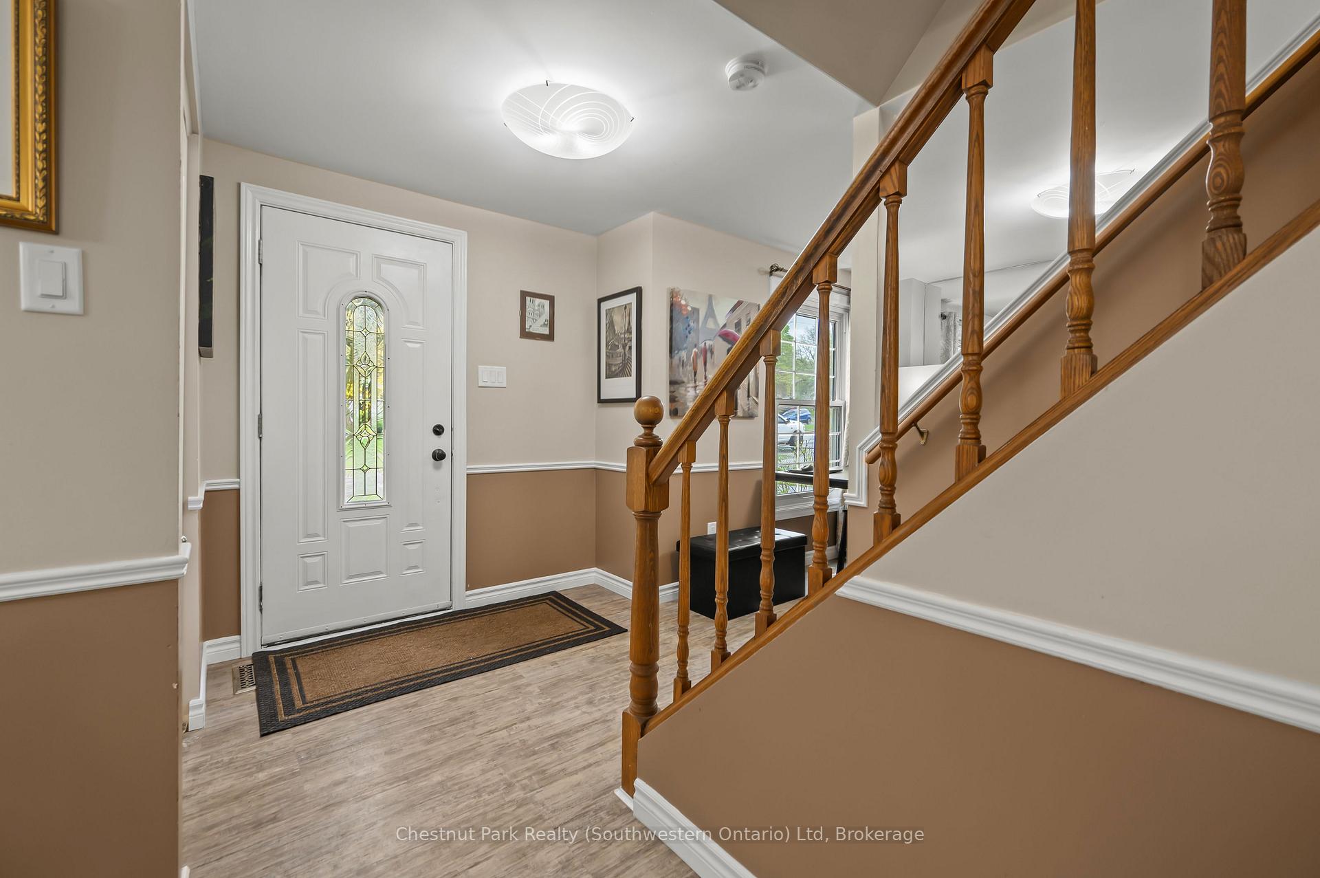 Photo 4 of 582 Kortright Road W, Guelph, Kortright West — HOMEH
