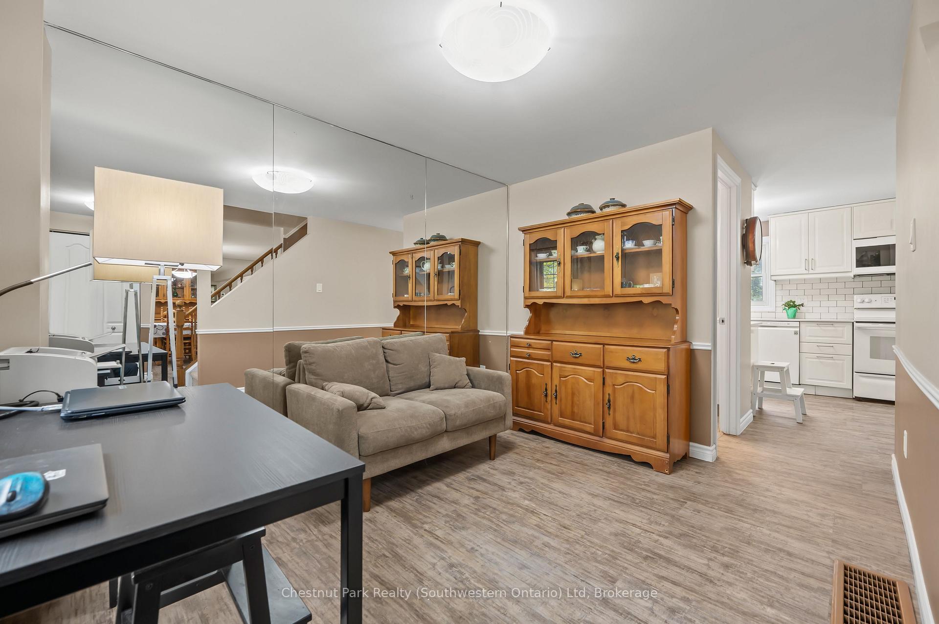 Photo 2 of 582 Kortright Road W, Guelph, Kortright West — HOMEH