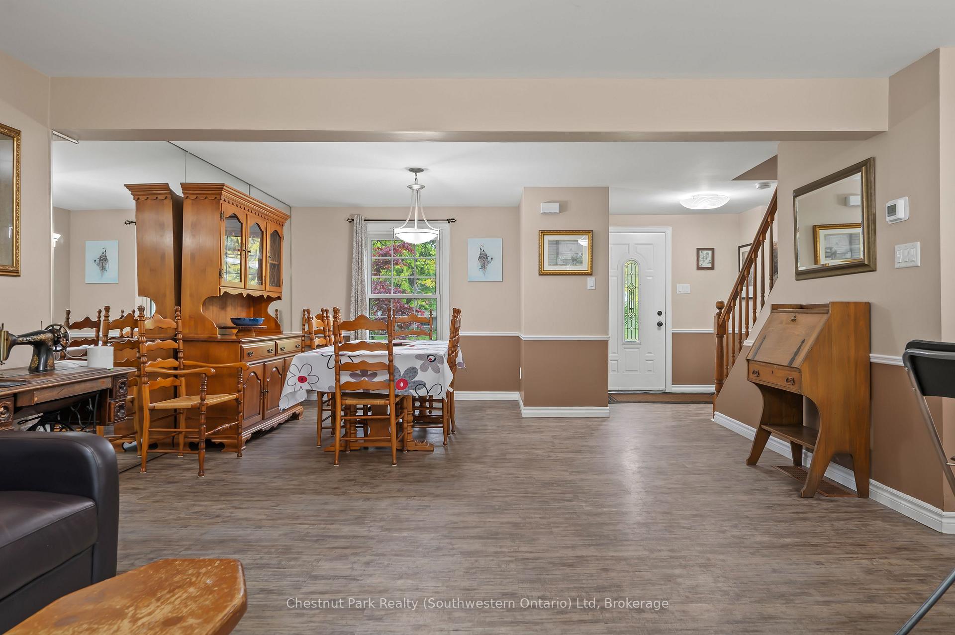 Photo 16 of 582 Kortright Road W, Guelph, Kortright West — HOMEH