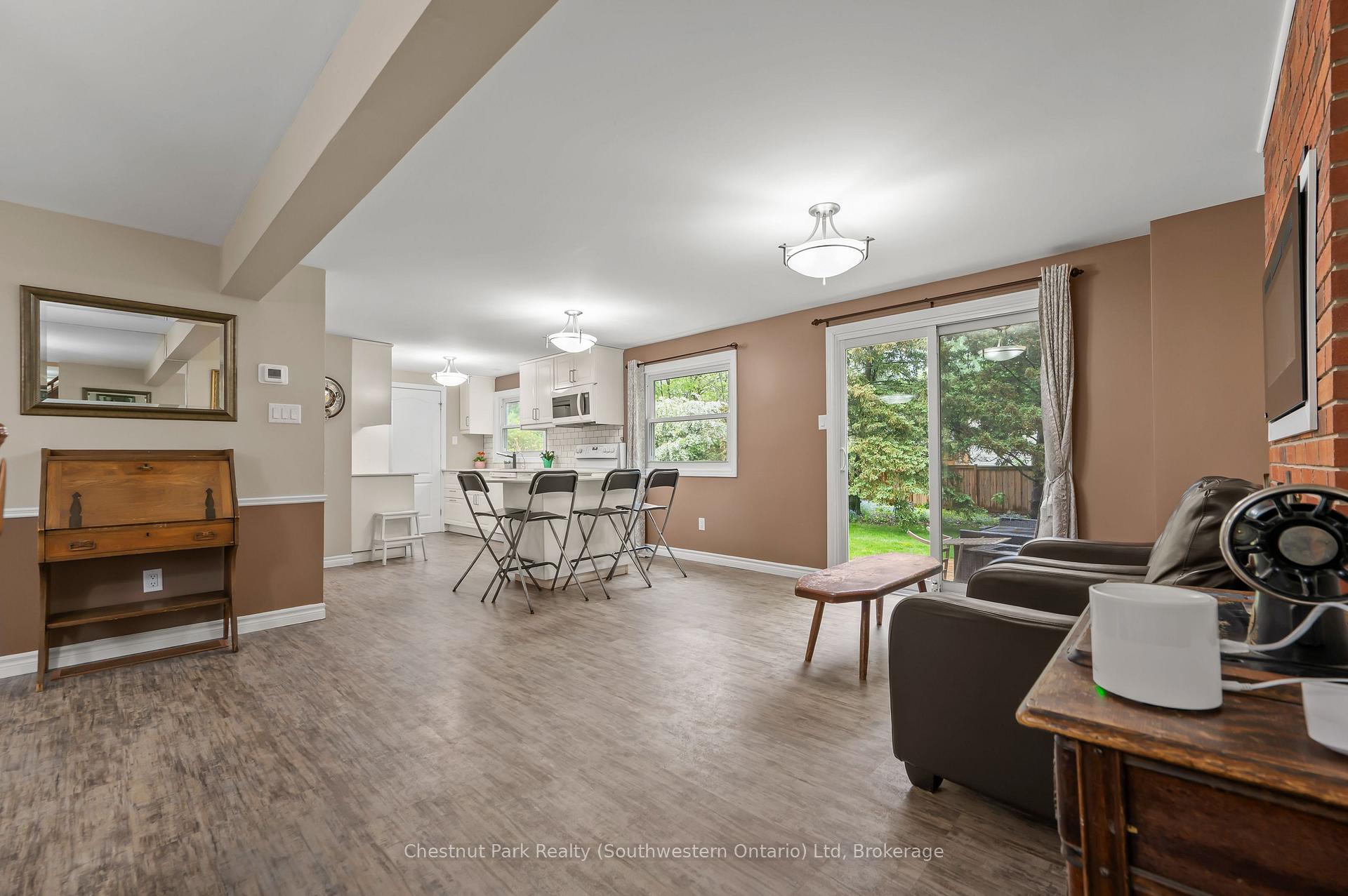 Photo 7 of 582 Kortright Road W, Guelph, Kortright West — HOMEH