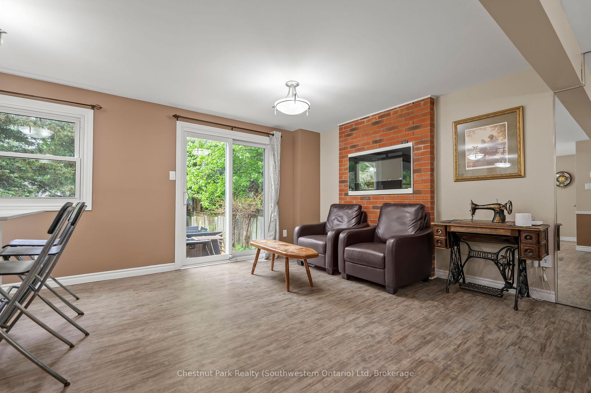 Photo 5 of 582 Kortright Road W, Guelph, Kortright West — HOMEH
