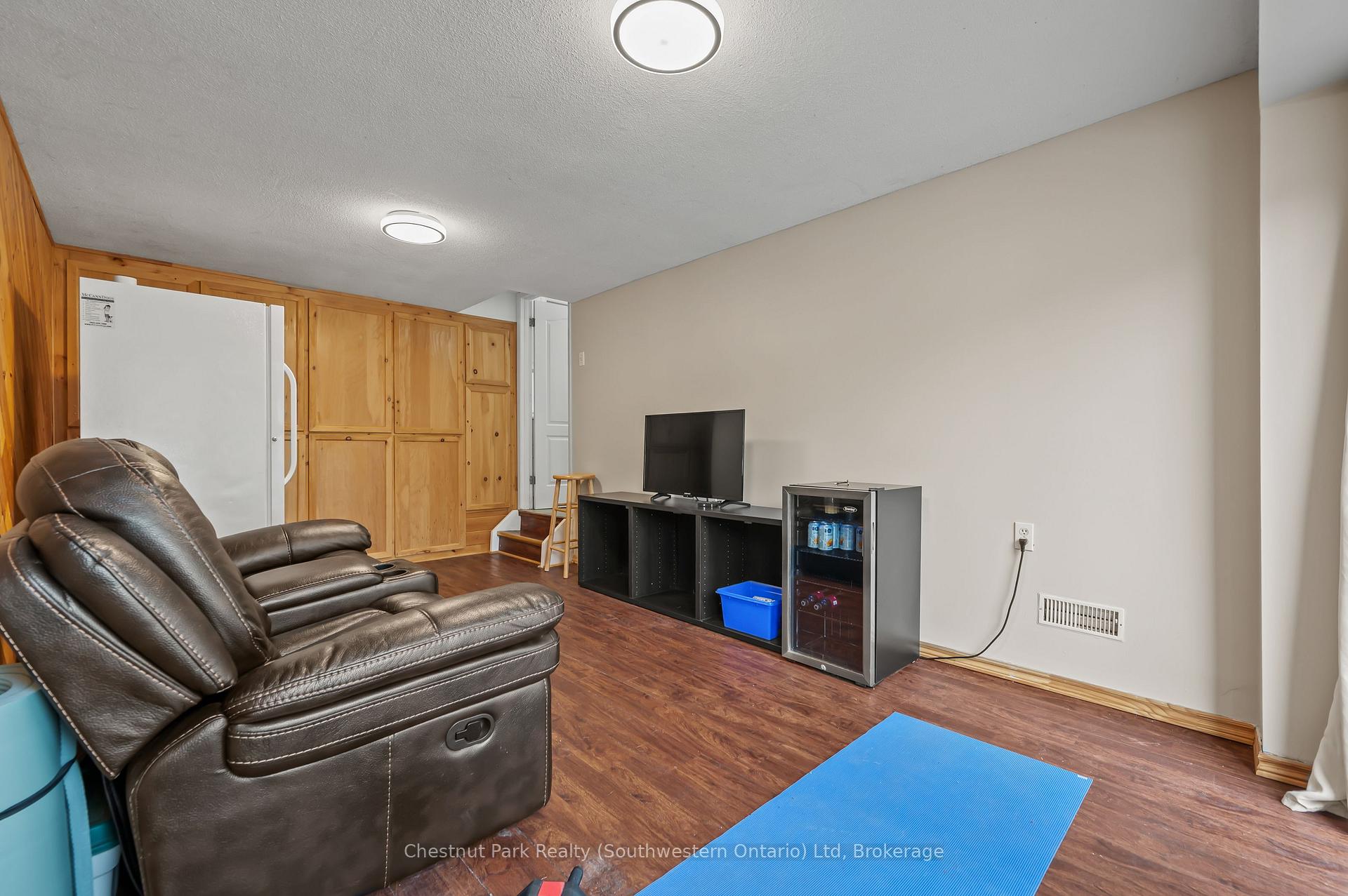Photo 19 of 582 Kortright Road W, Guelph, Kortright West — HOMEH