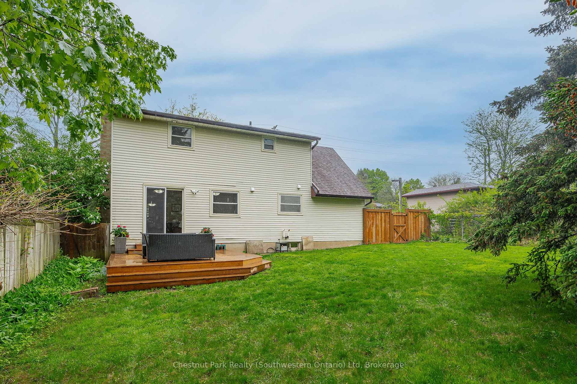 Photo 42 of 582 Kortright Road W, Guelph, Kortright West — HOMEH