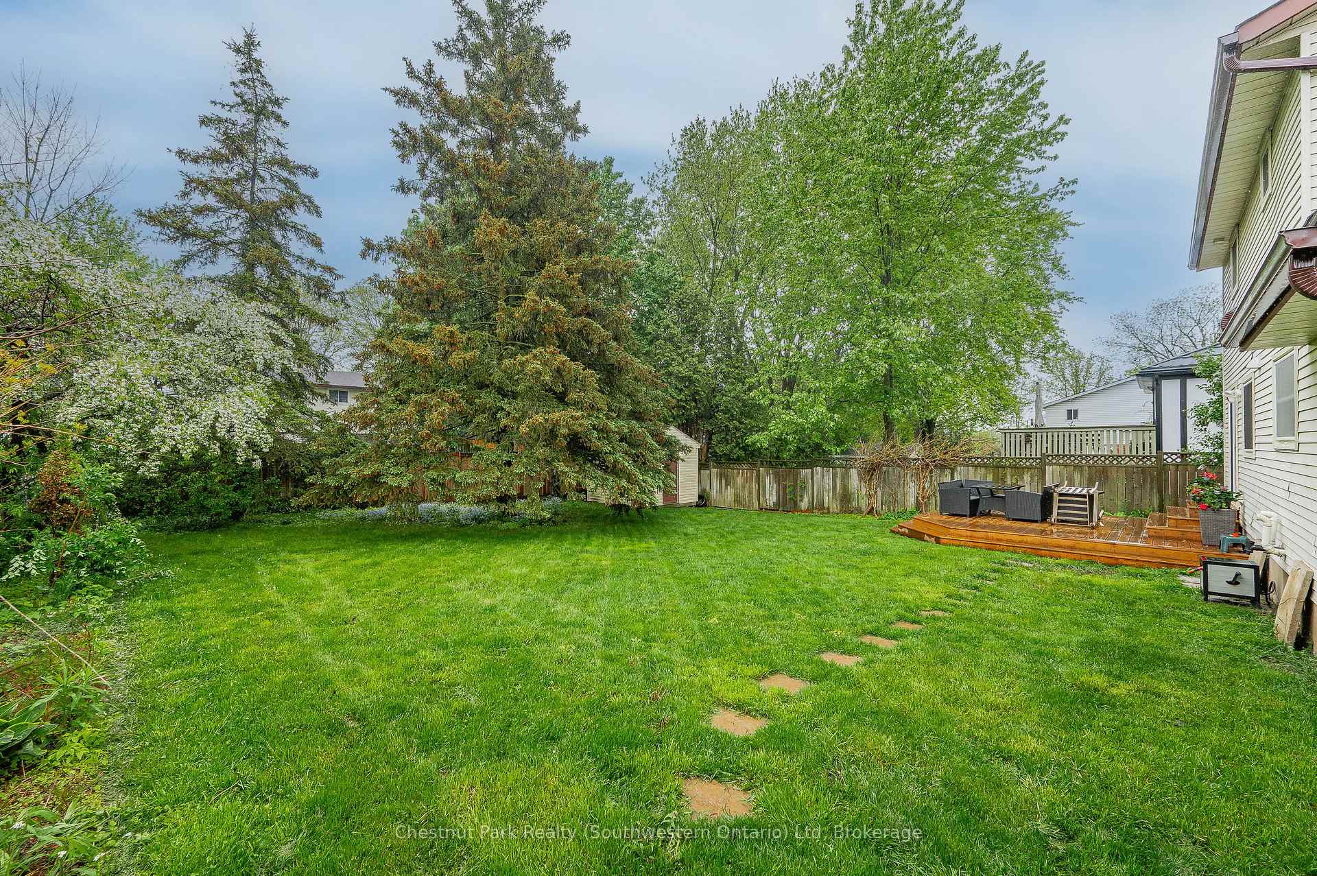 Photo 41 of 582 Kortright Road W, Guelph, Kortright West — HOMEH