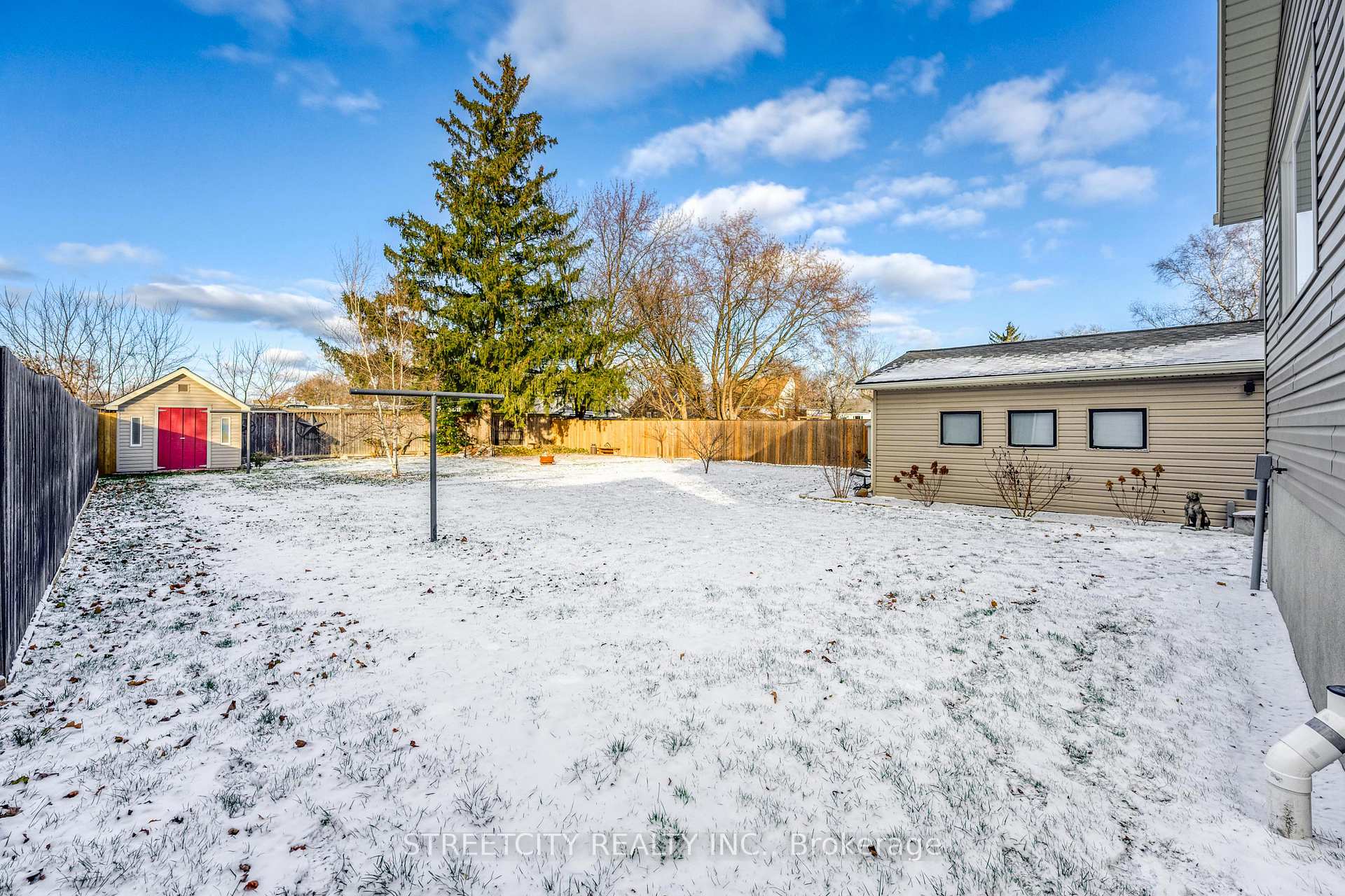 Photo 4 of 736 Devine Street, Sarnia — HOMEH