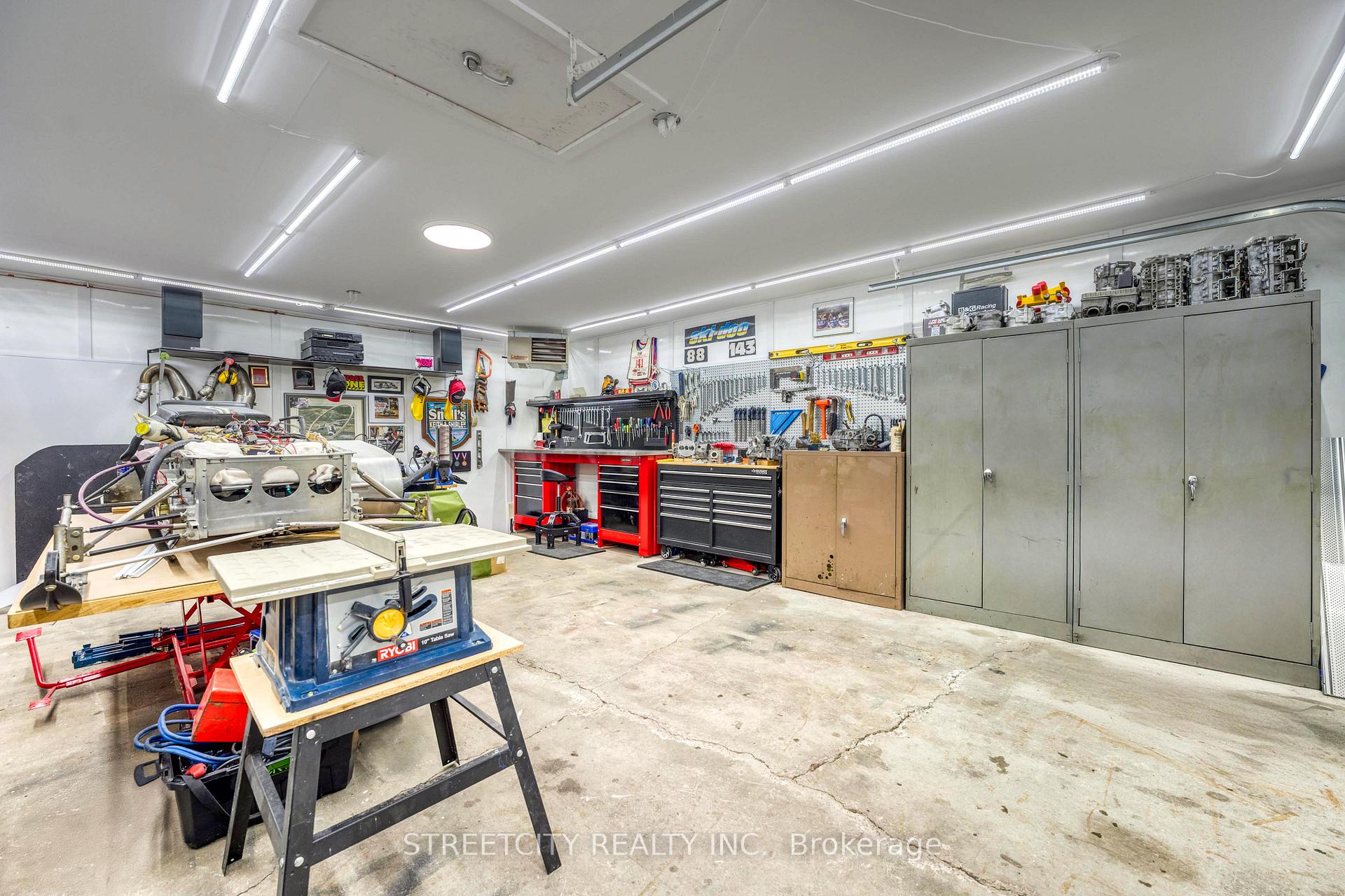 Photo 5 of 736 Devine Street, Sarnia — HOMEH
