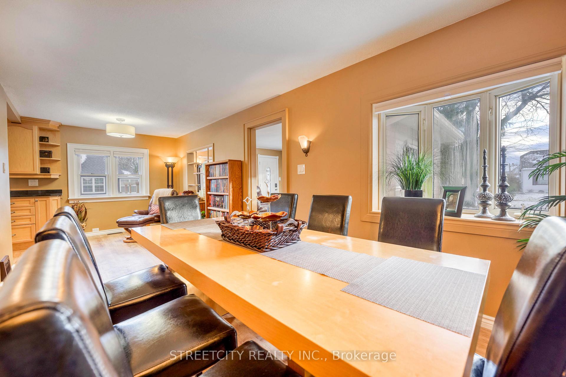 Photo 14 of 736 Devine Street, Sarnia — HOMEH