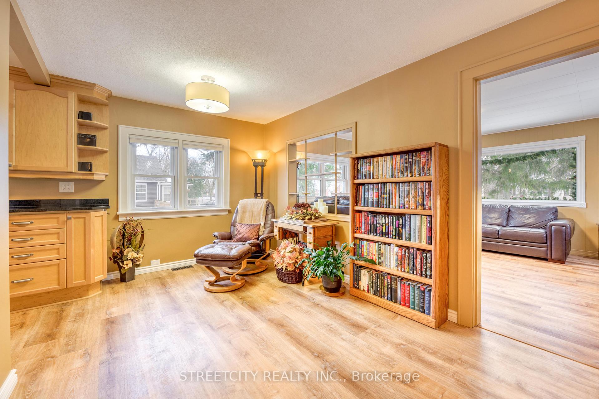 Photo 23 of 736 Devine Street, Sarnia — HOMEH