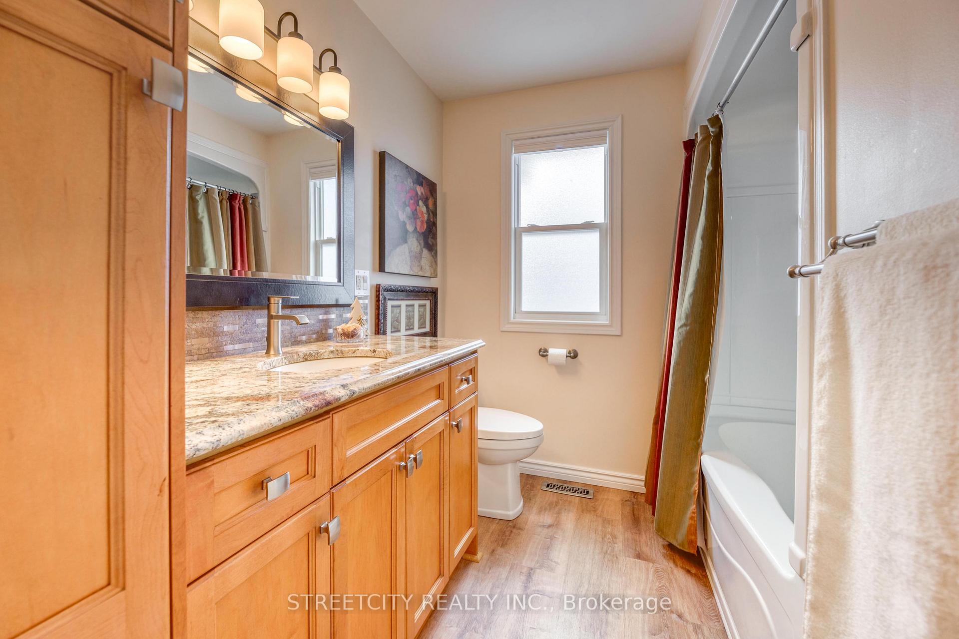 Photo 32 of 736 Devine Street, Sarnia — HOMEH
