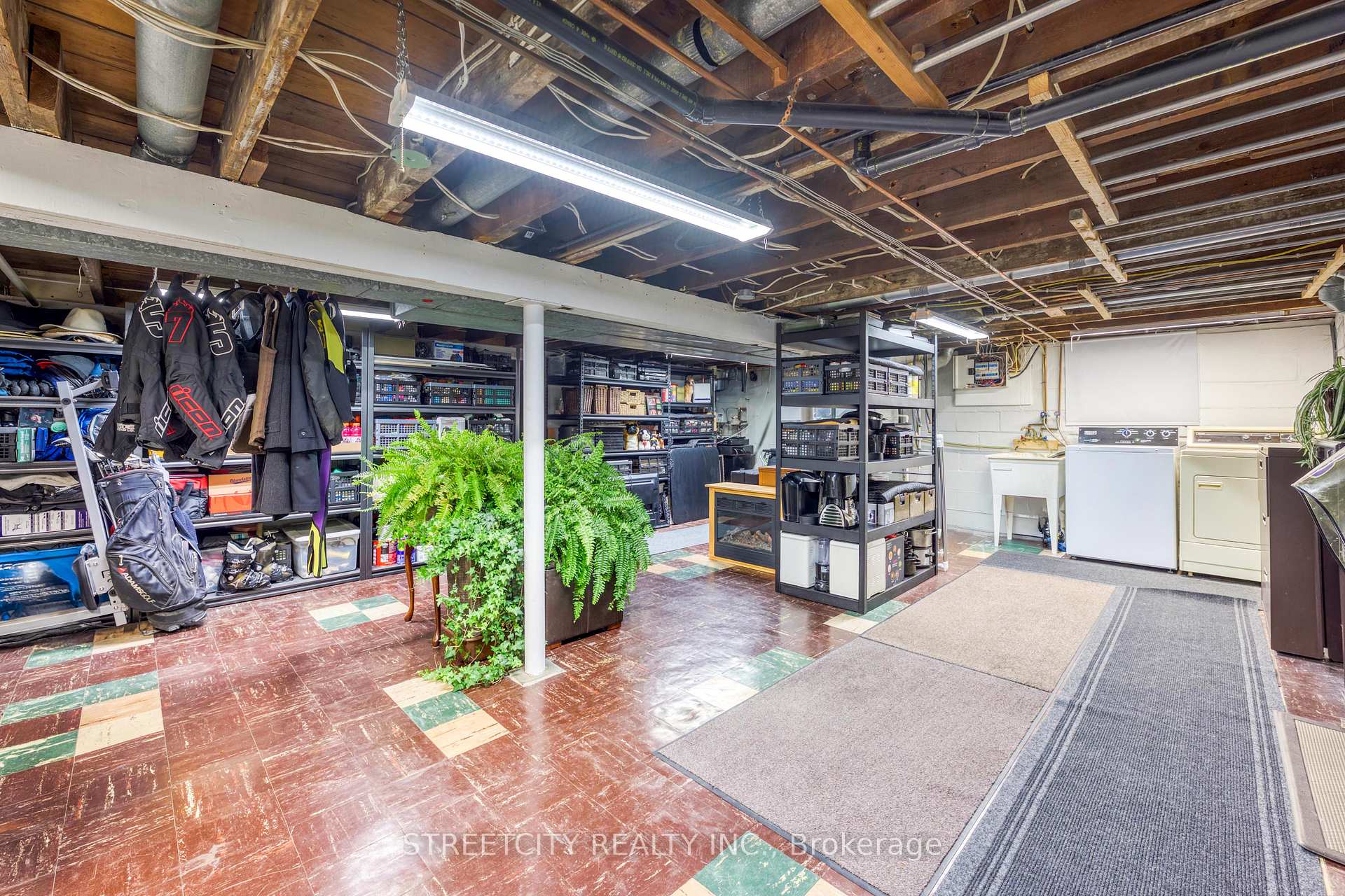 Photo 34 of 736 Devine Street, Sarnia — HOMEH