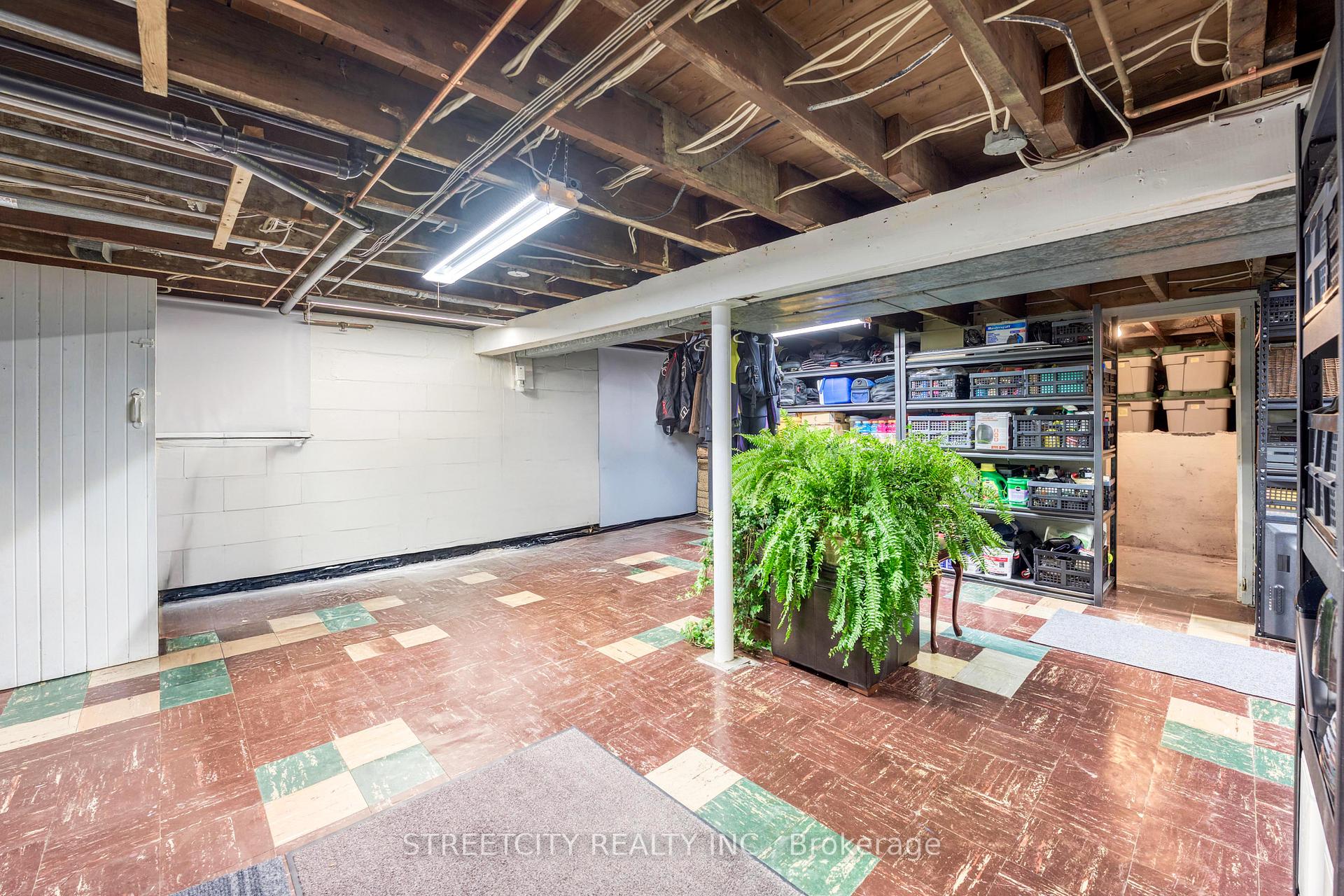 Photo 33 of 736 Devine Street, Sarnia — HOMEH