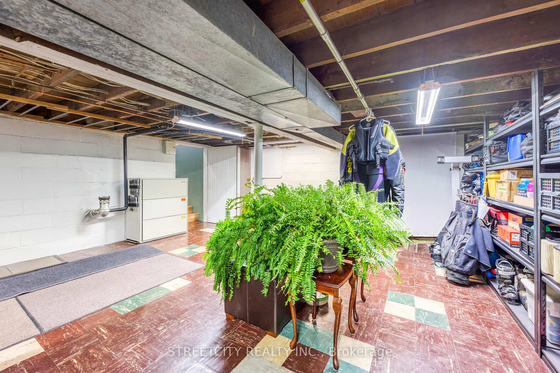 Photo 31 of 736 Devine Street, Sarnia — HOMEH