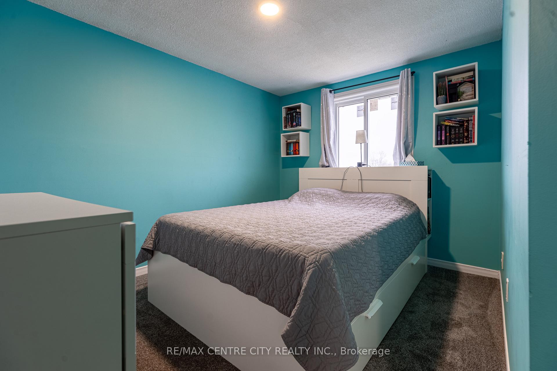 Photo 11 of 7 Pol Court, St. Thomas — HOMEH