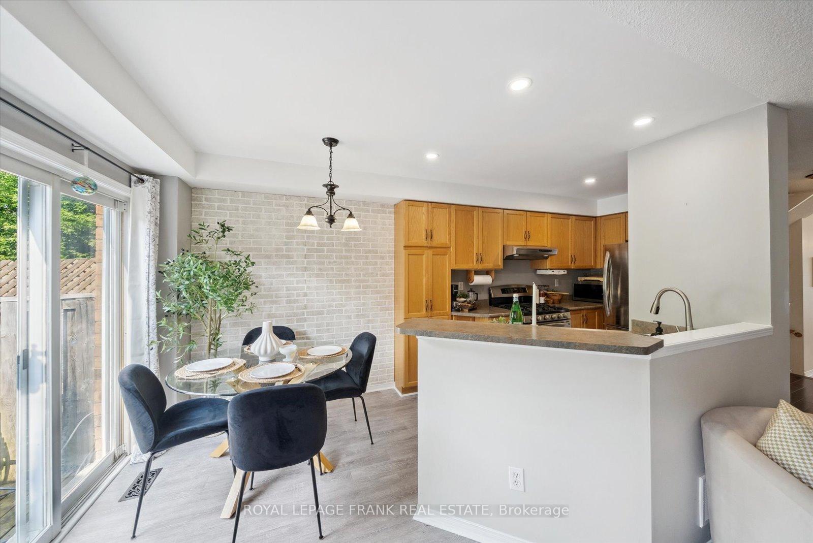 Photo 6 of 16 Stokely Crescent, Whitby, Downtown Whitby — HOMEH