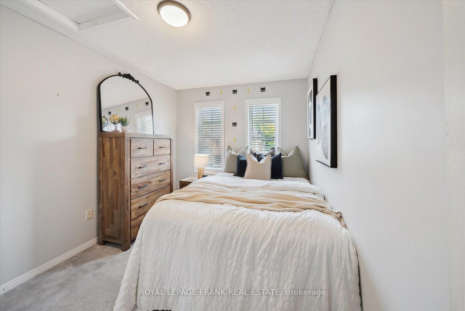 Photo 17 of 16 Stokely Crescent, Whitby, Downtown Whitby — HOMEH