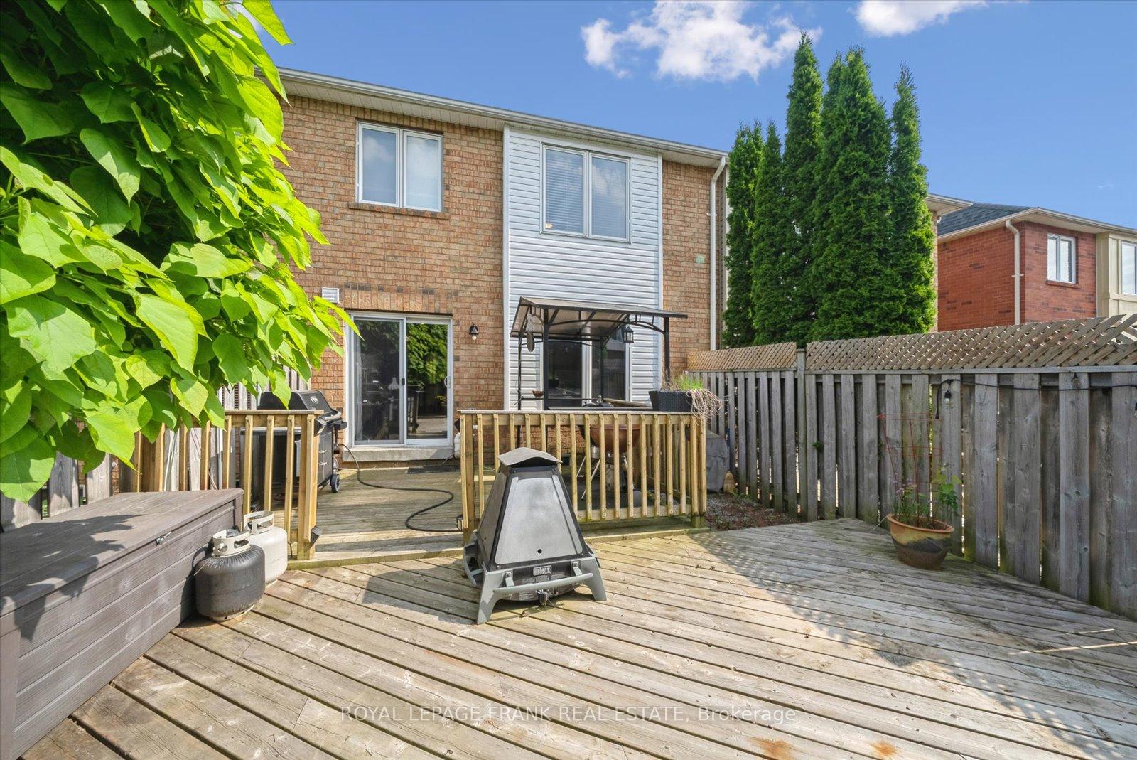 Photo 16 of 16 Stokely Crescent, Whitby, Downtown Whitby — HOMEH