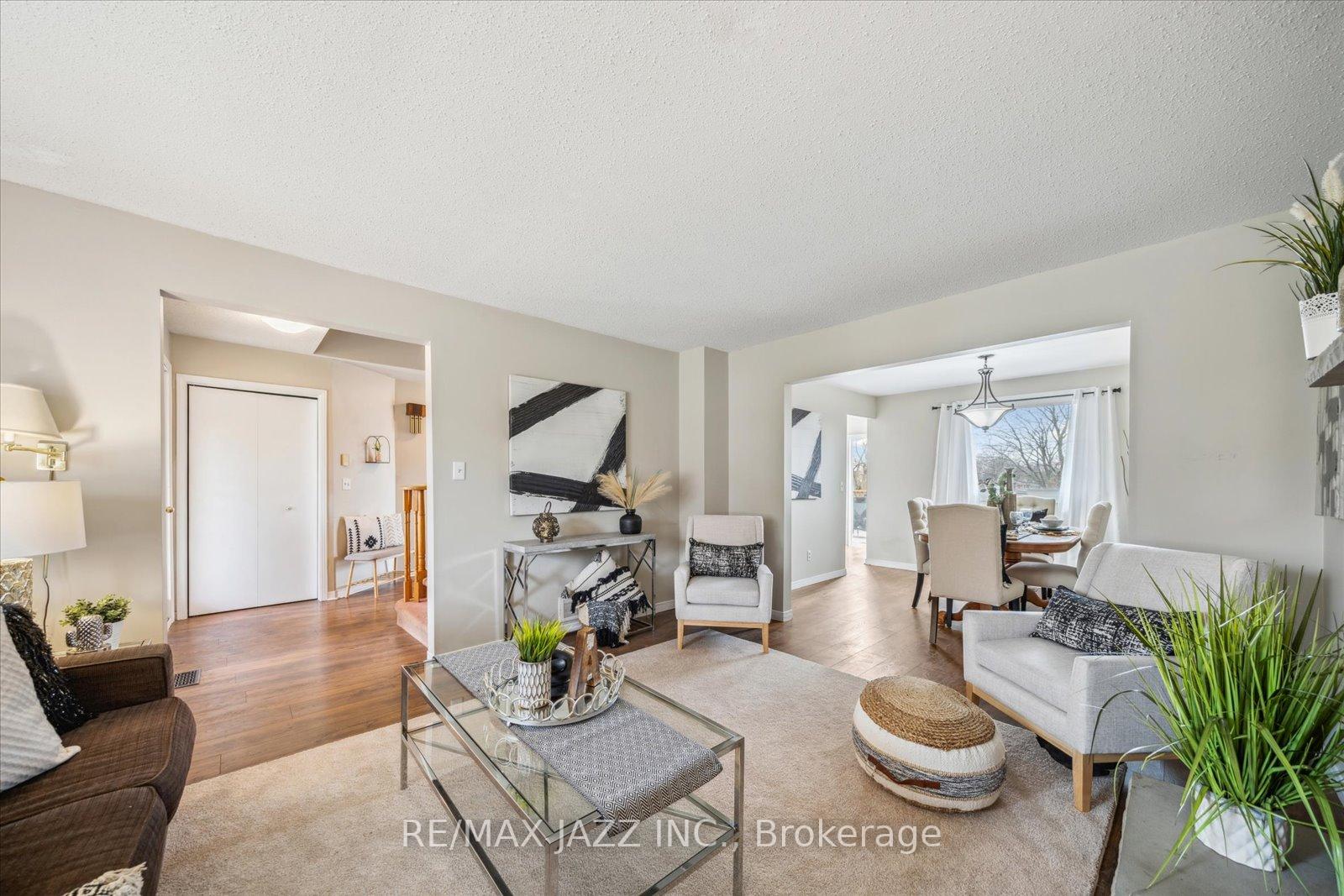 Photo 13 of 63 Pinedale Crescent, Clarington, Courtice — HOMEH