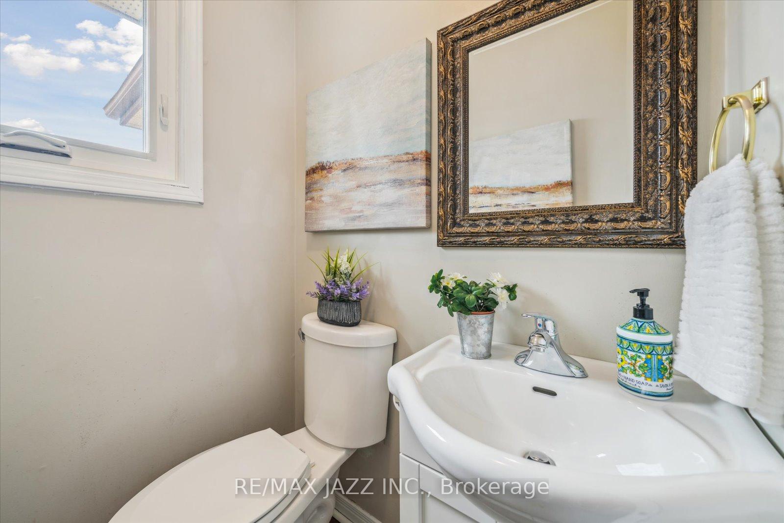Photo 22 of 63 Pinedale Crescent, Clarington, Courtice — HOMEH
