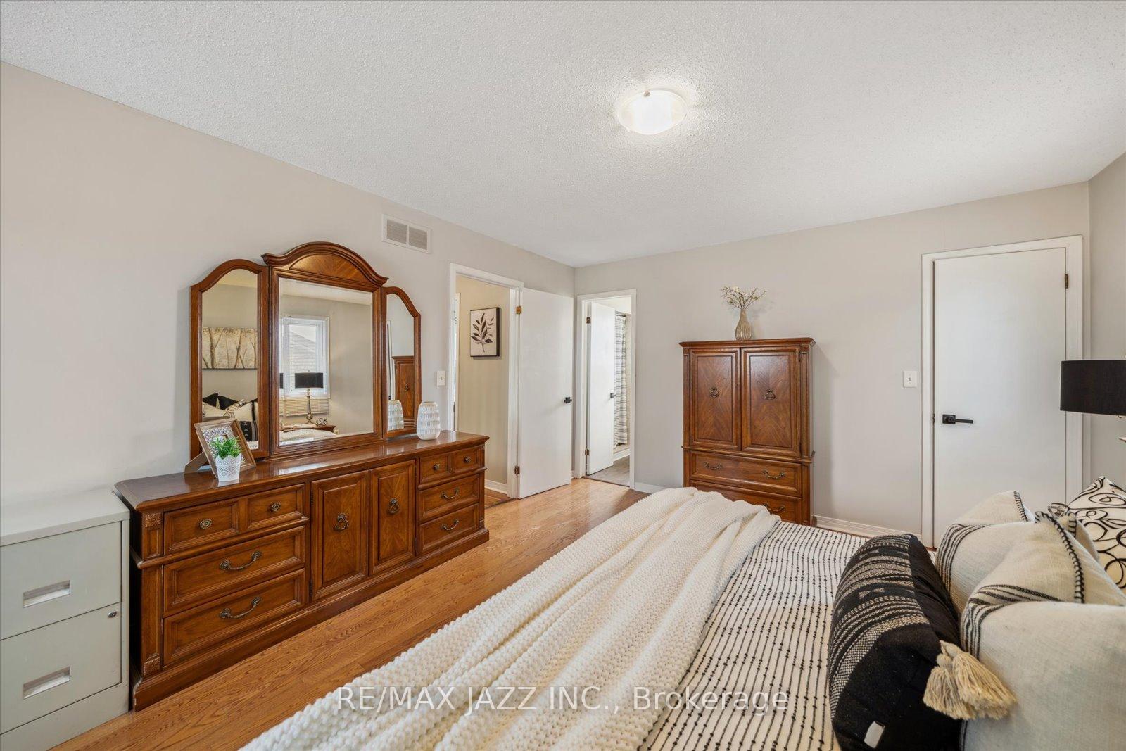 Photo 25 of 63 Pinedale Crescent, Clarington, Courtice — HOMEH