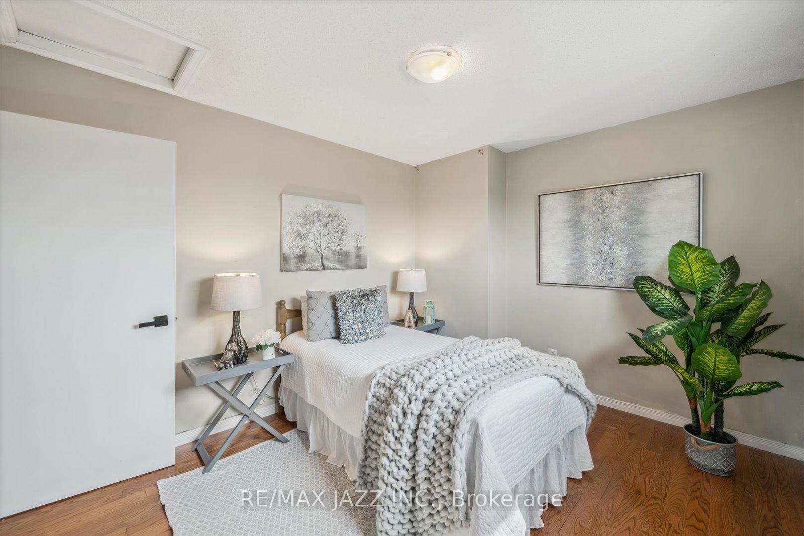 Photo 26 of 63 Pinedale Crescent, Clarington, Courtice — HOMEH