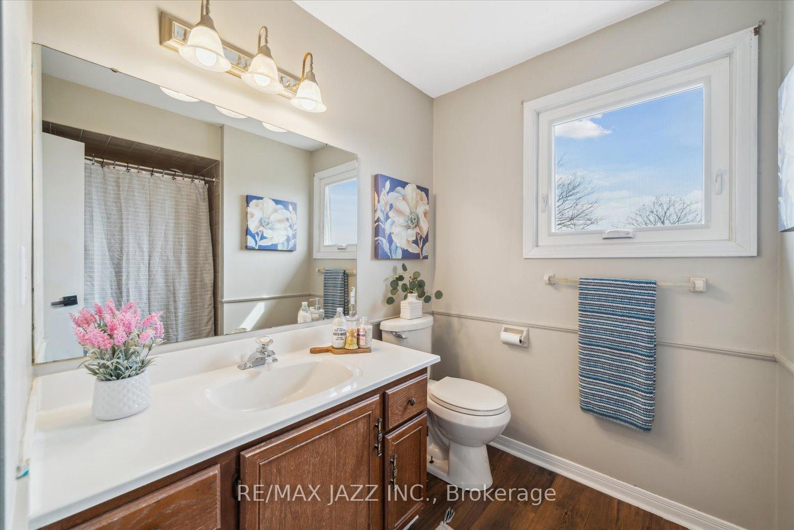 Photo 29 of 63 Pinedale Crescent, Clarington, Courtice — HOMEH