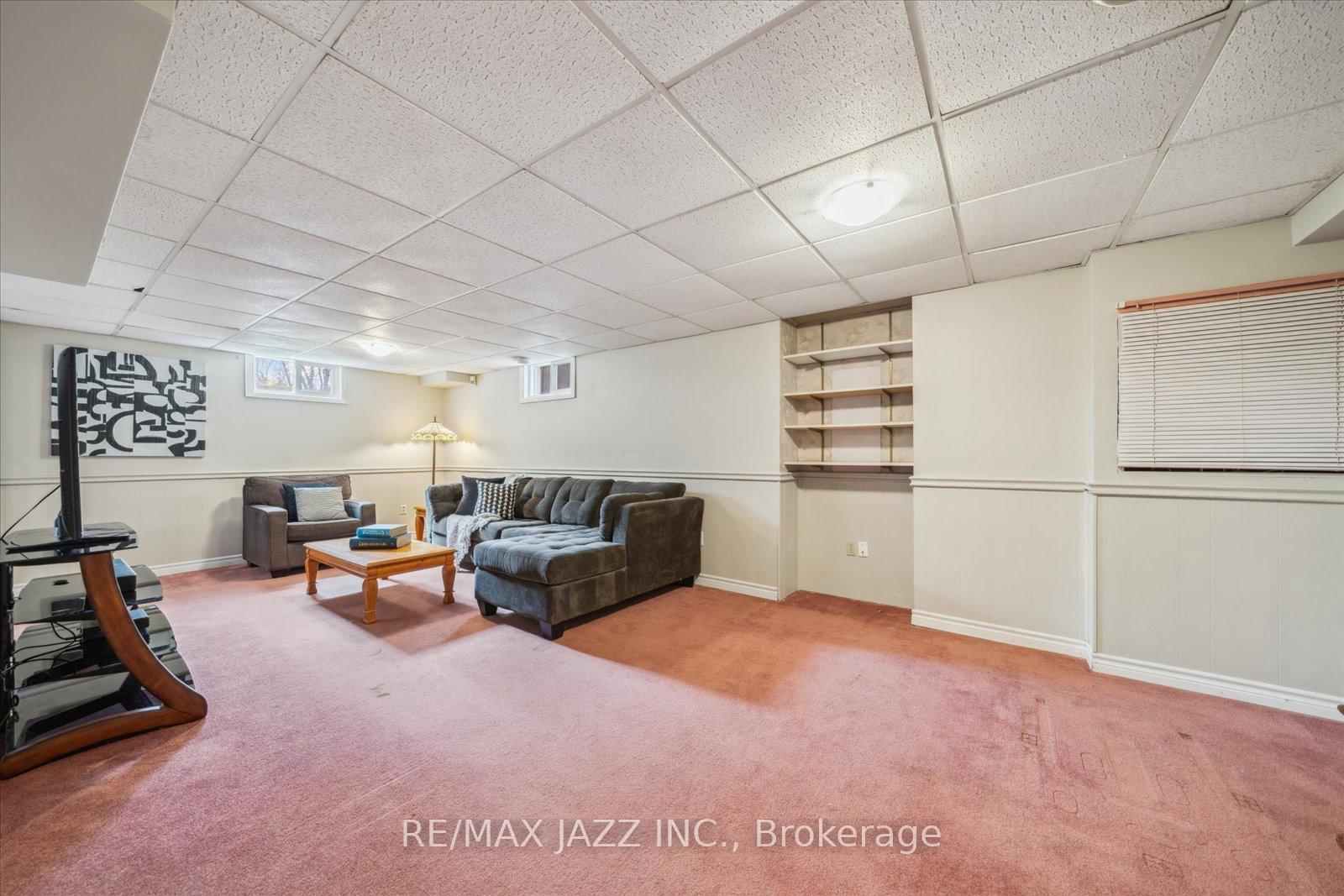 Photo 32 of 63 Pinedale Crescent, Clarington, Courtice — HOMEH