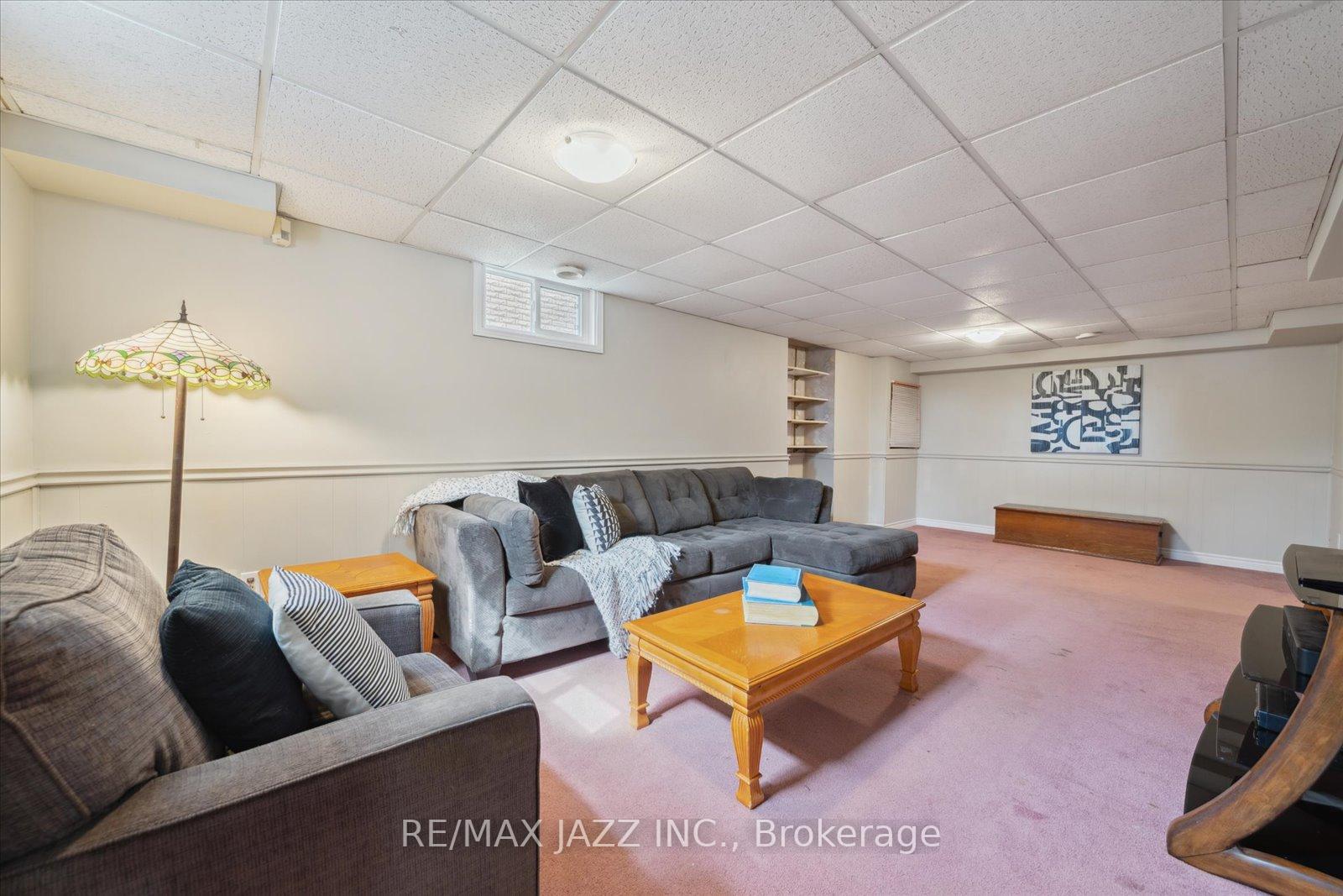 Photo 34 of 63 Pinedale Crescent, Clarington, Courtice — HOMEH