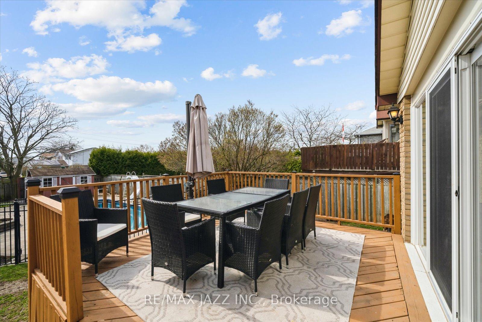 Photo 37 of 63 Pinedale Crescent, Clarington, Courtice — HOMEH