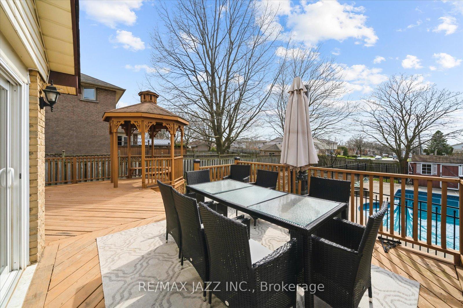 Photo 35 of 63 Pinedale Crescent, Clarington, Courtice — HOMEH