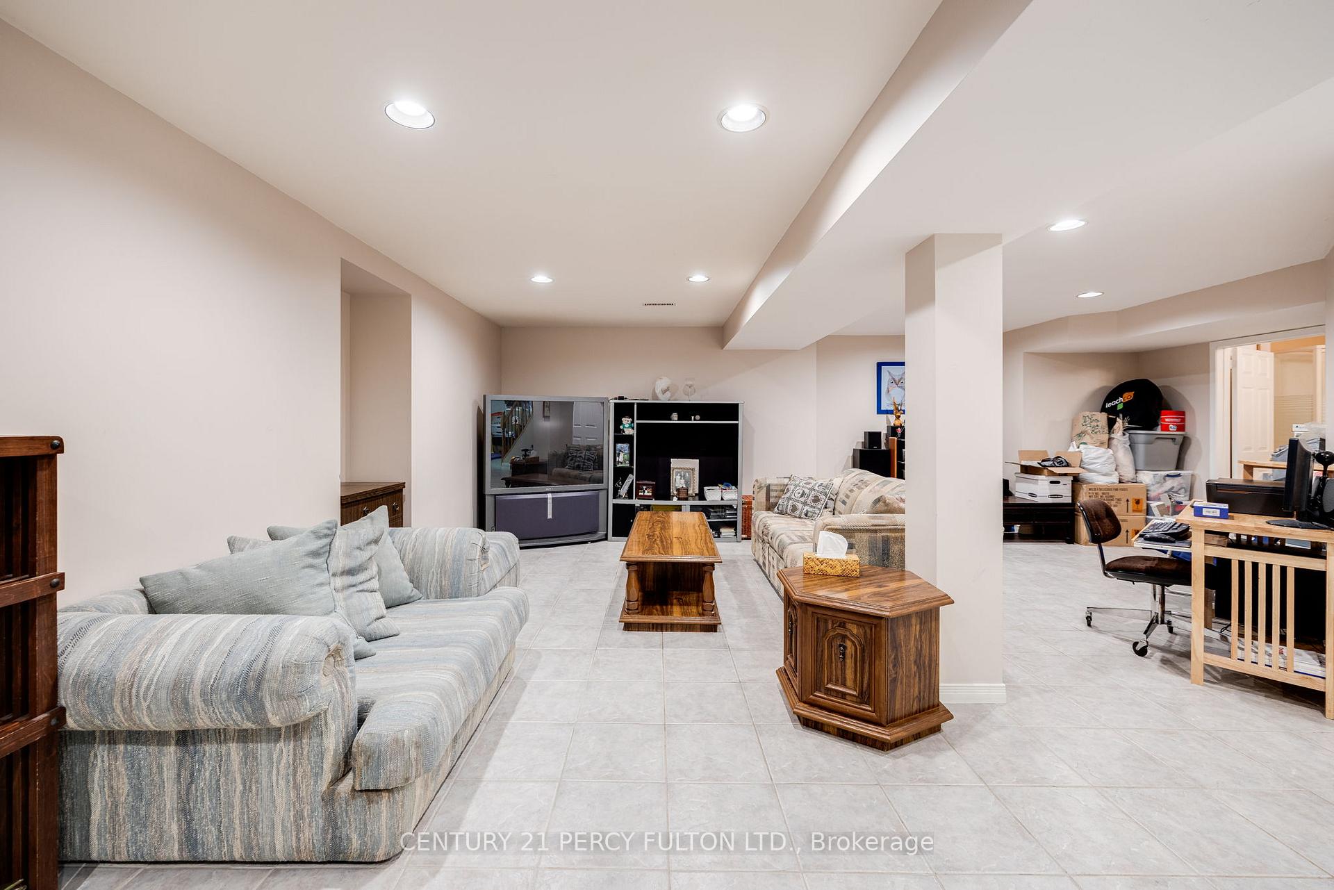 Photo 3 of 249 Mossbrook Square, Pickering, Highbush — HOMEH