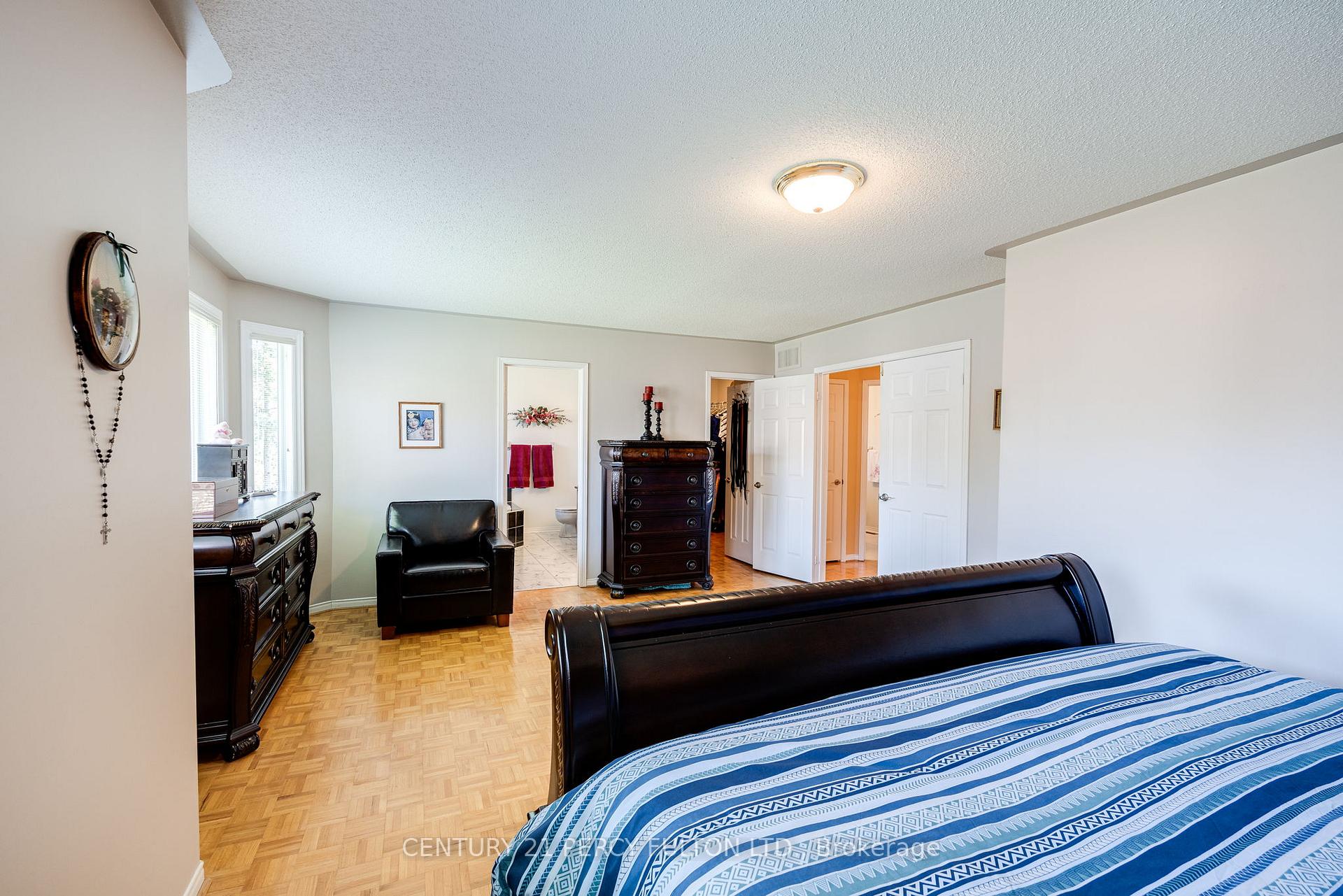 Photo 19 of 249 Mossbrook Square, Pickering, Highbush — HOMEH