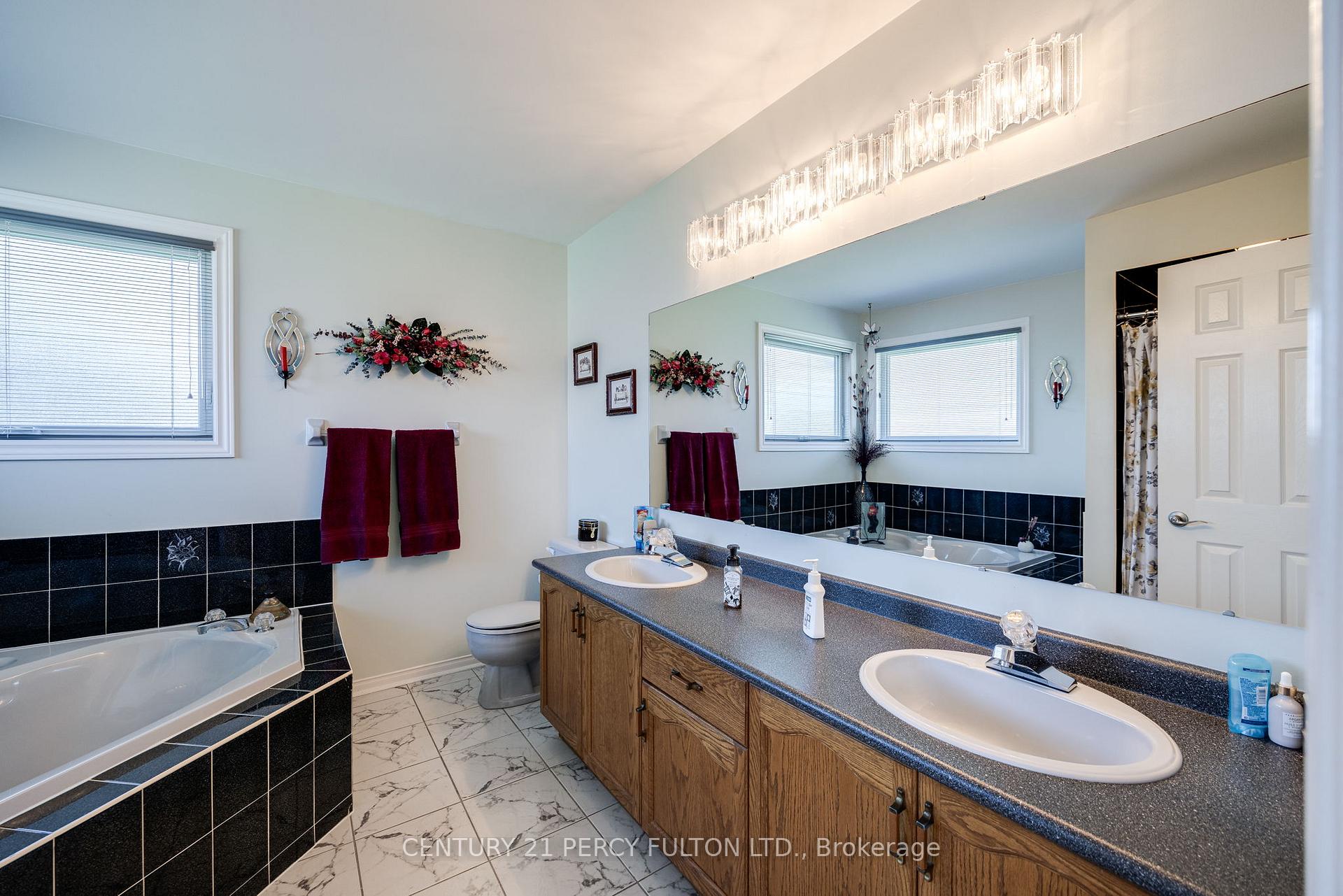 Photo 13 of 249 Mossbrook Square, Pickering, Highbush — HOMEH