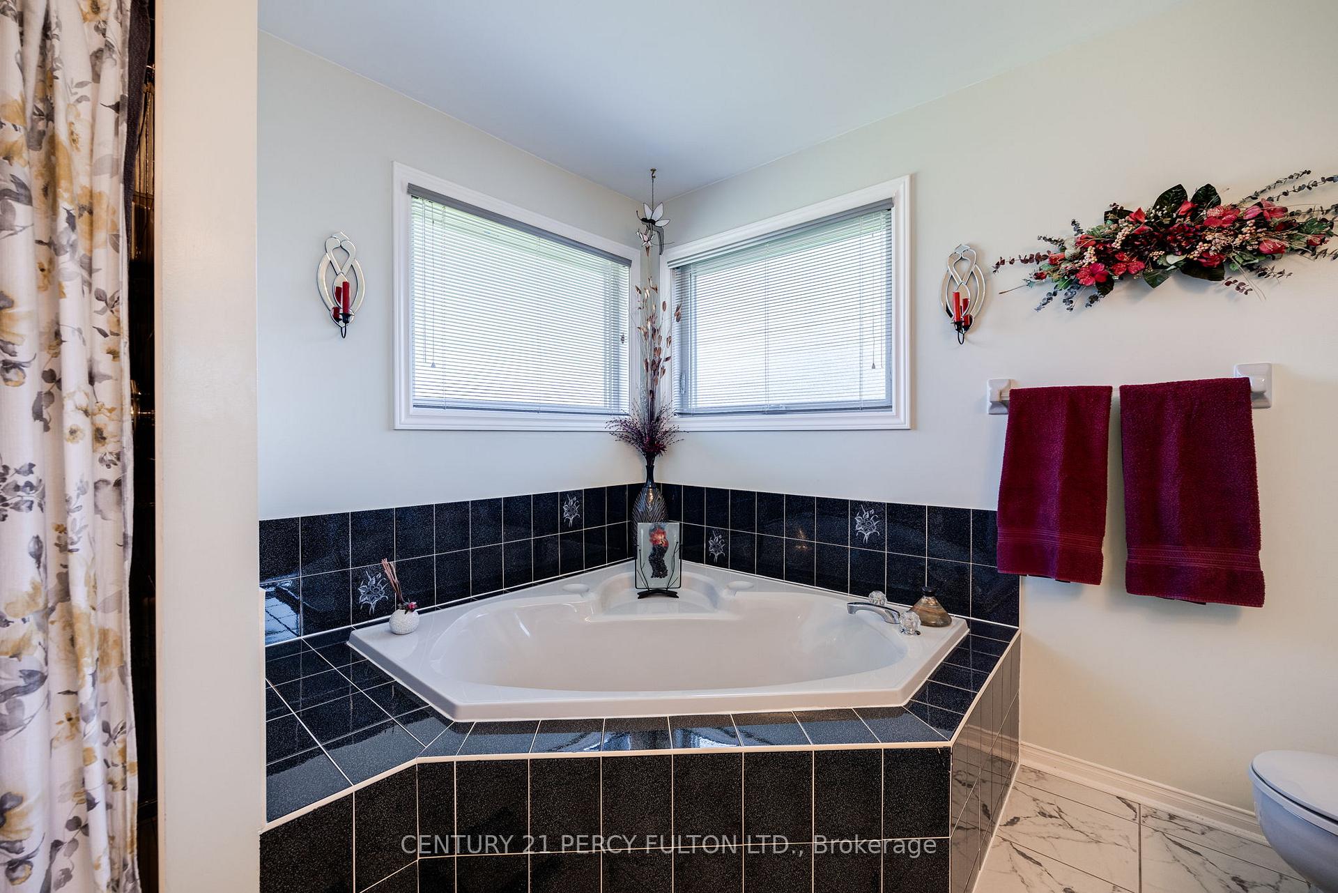 Photo 24 of 249 Mossbrook Square, Pickering, Highbush — HOMEH