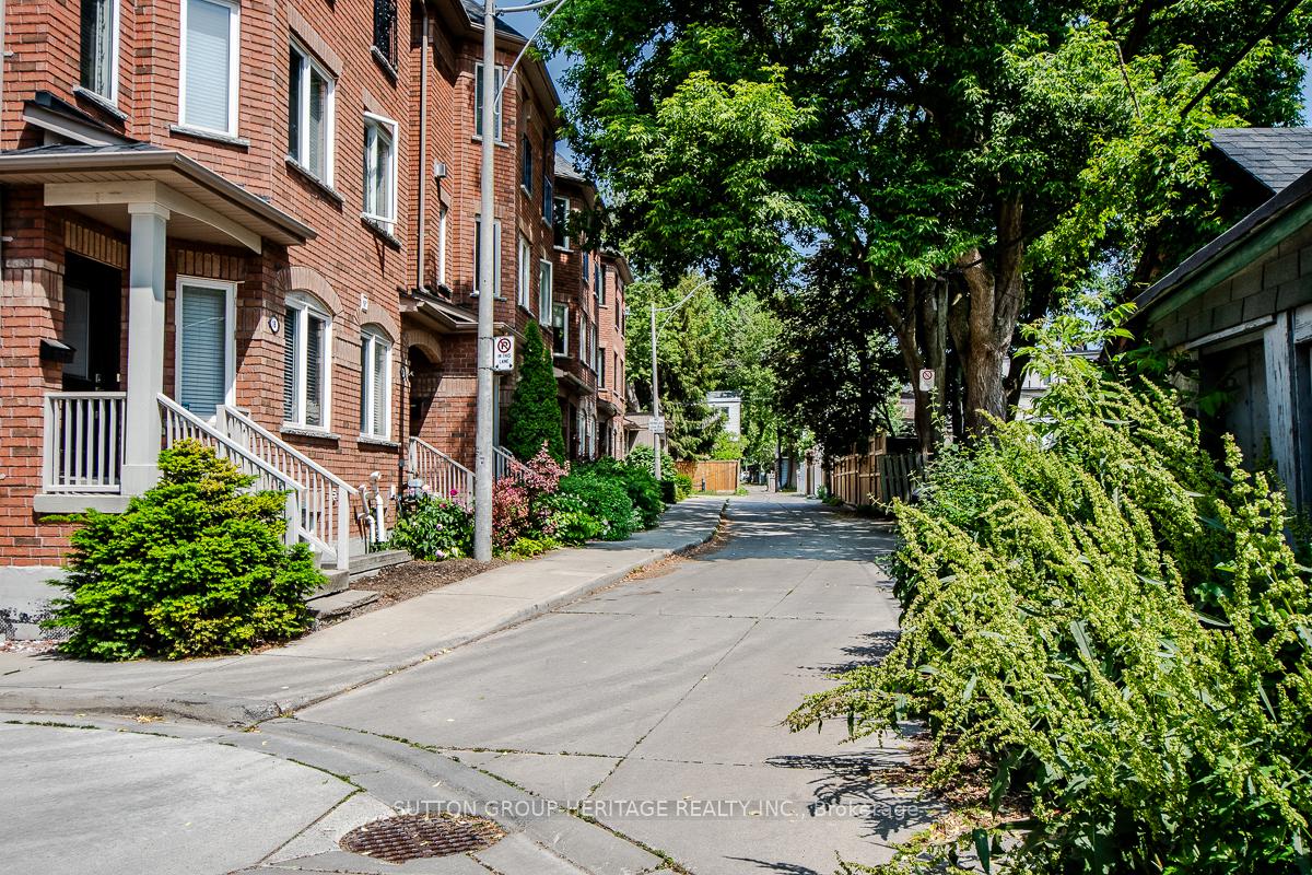 Photo 13 of 26 Filmic Lane, Toronto, South Riverdale — HOMEH