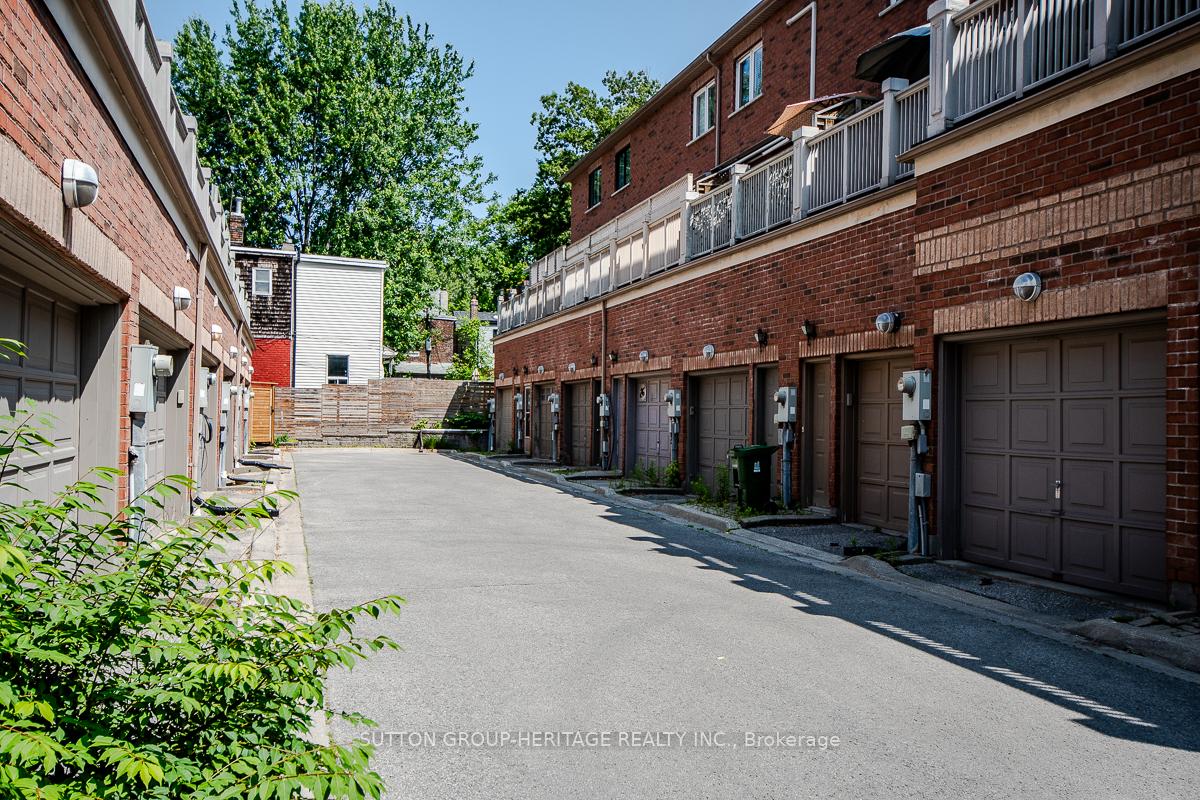 Photo 7 of 26 Filmic Lane, Toronto, South Riverdale — HOMEH