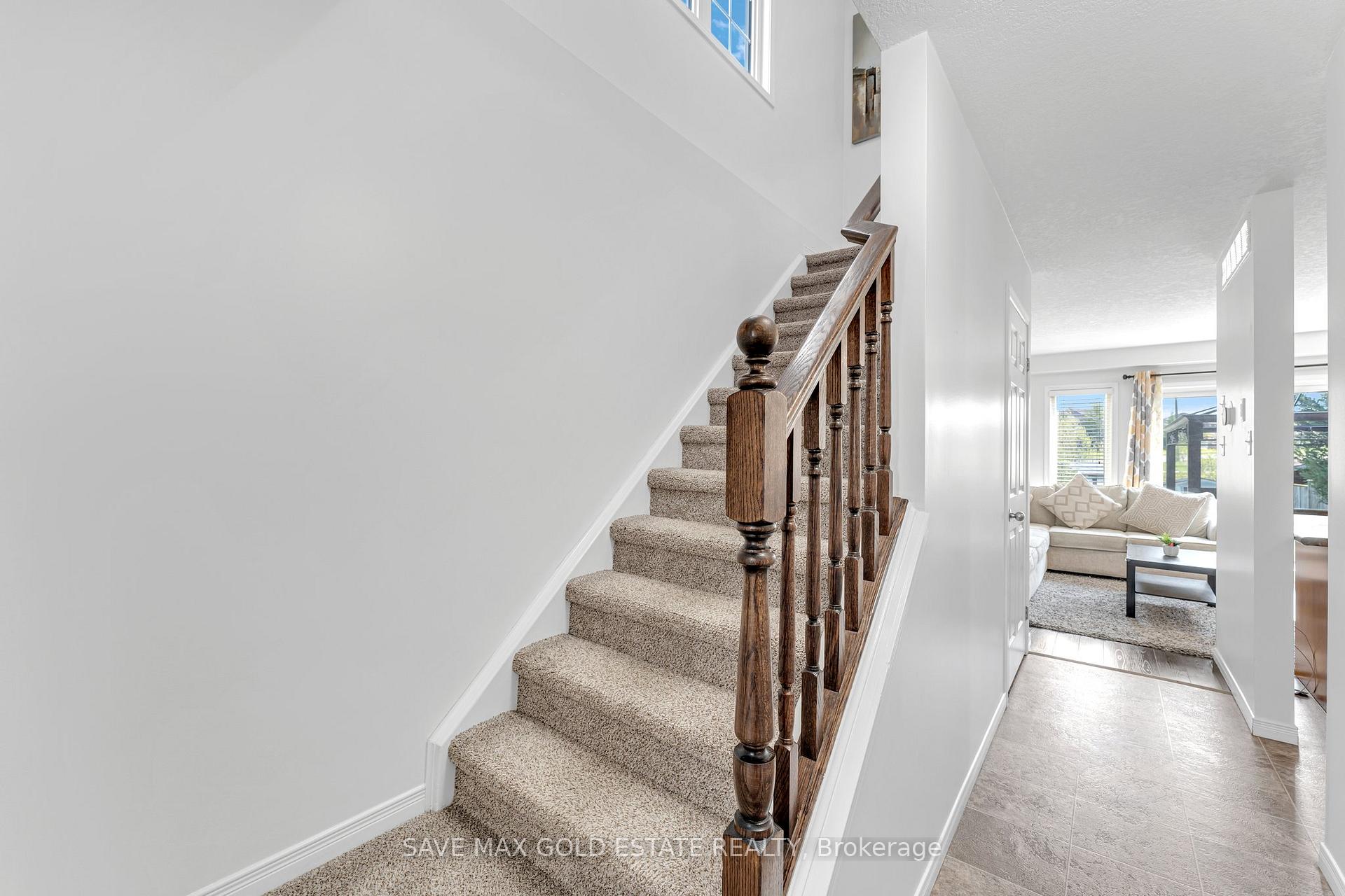 Photo 12 of 54 Featherstone Street, Kitchener — HOMEH