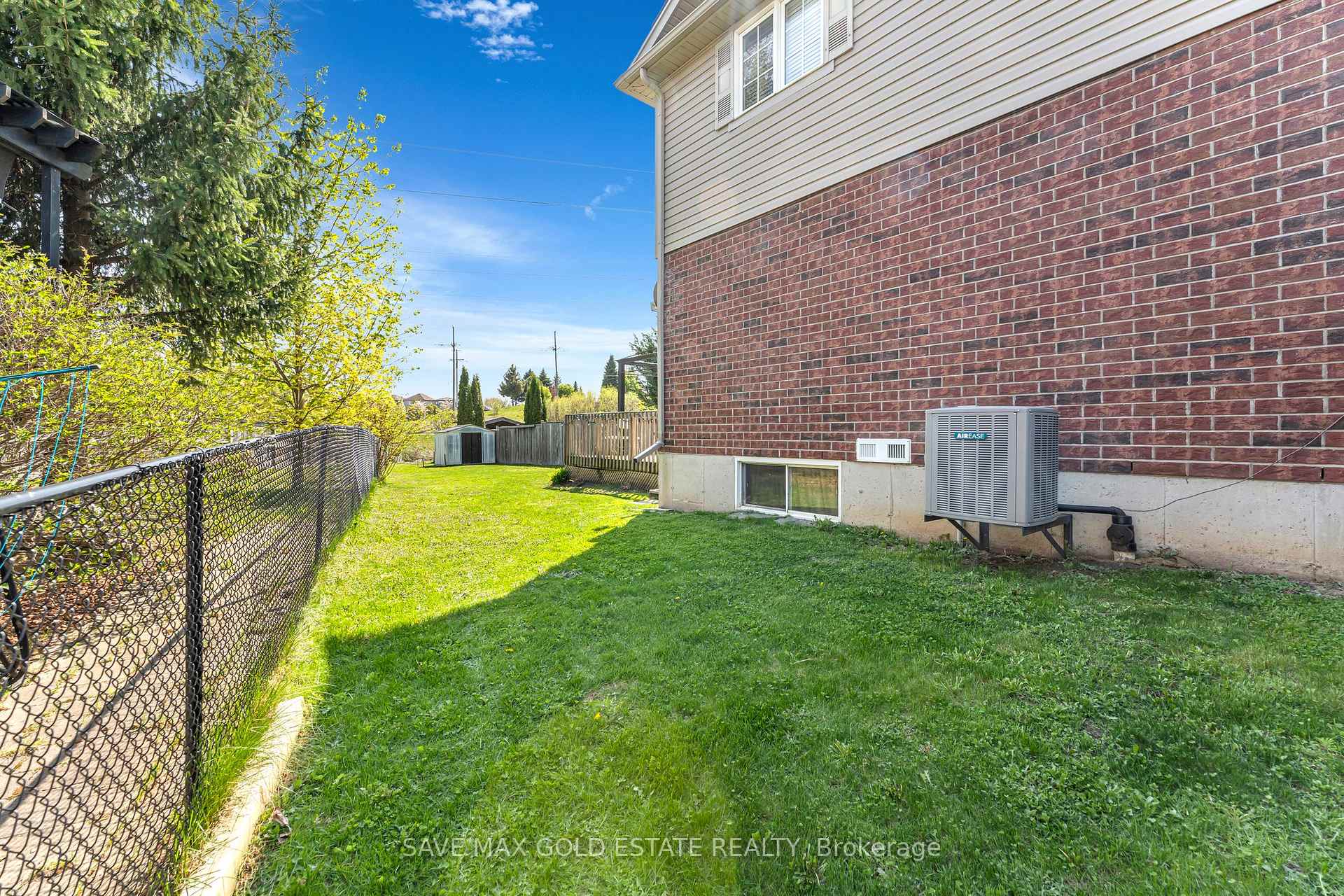 Photo 35 of 54 Featherstone Street, Kitchener — HOMEH