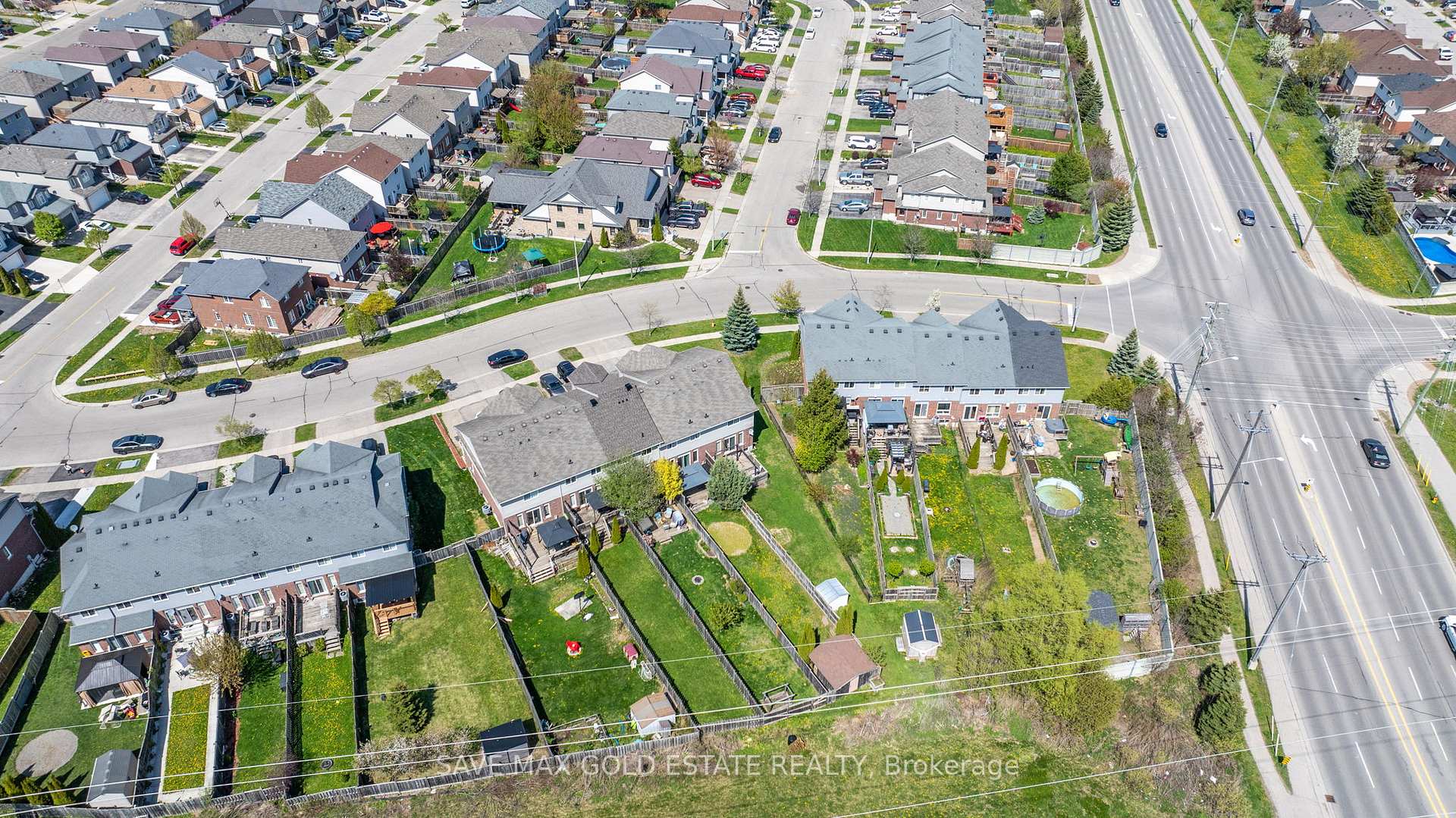 Photo 29 of 54 Featherstone Street, Kitchener — HOMEH