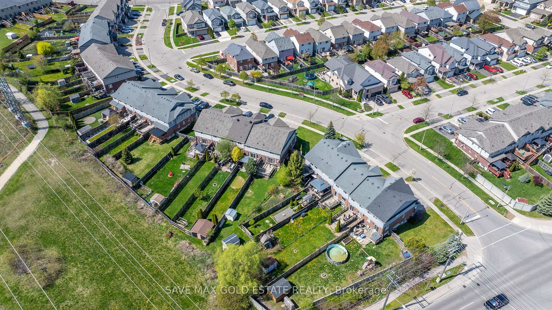 Photo 36 of 54 Featherstone Street, Kitchener — HOMEH
