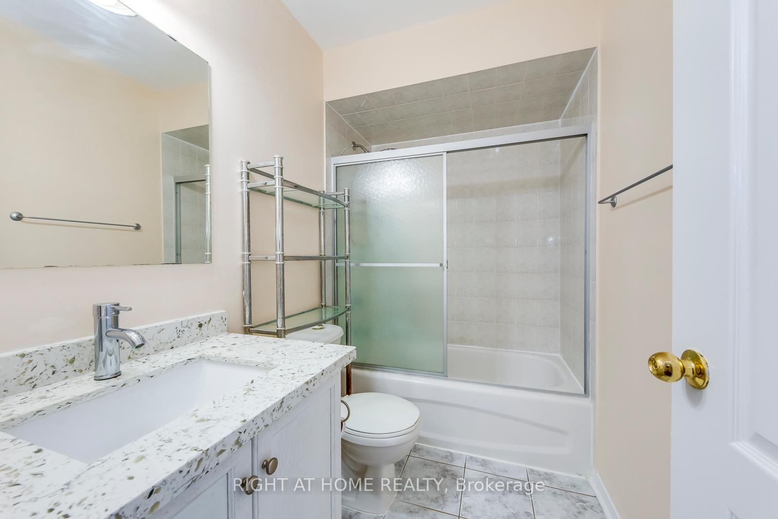 Photo 17 of 26 Oglevie Drive, Whitby, Pringle Creek — HOMEH
