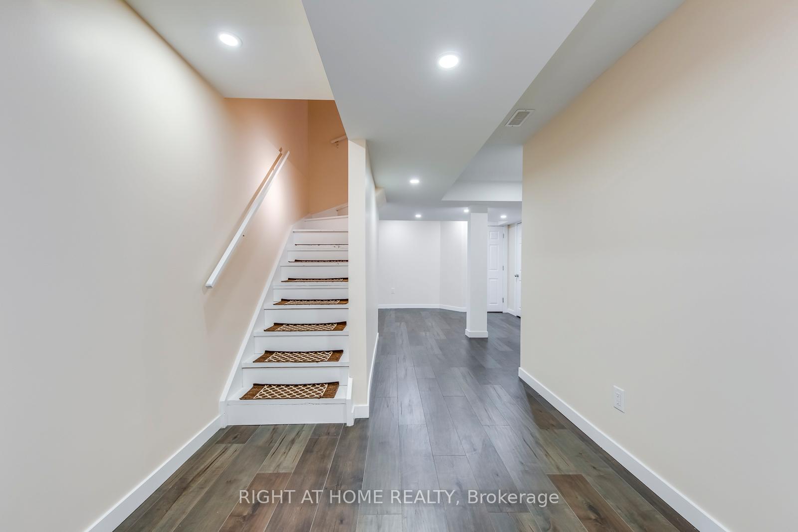 Photo 13 of 26 Oglevie Drive, Whitby, Pringle Creek — HOMEH