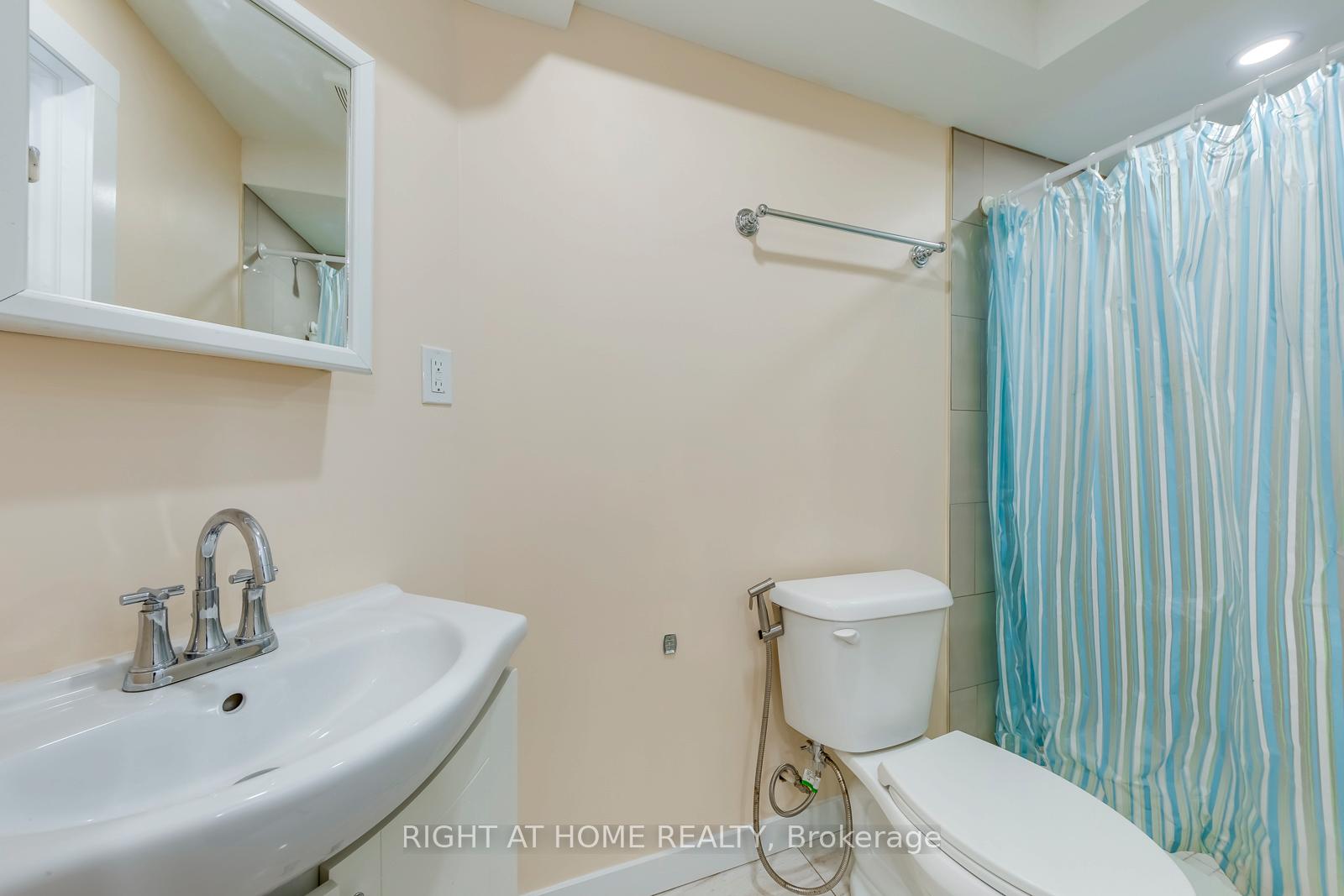 Photo 23 of 26 Oglevie Drive, Whitby, Pringle Creek — HOMEH