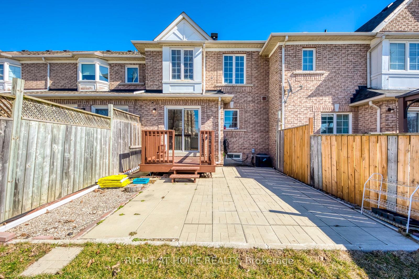Photo 24 of 26 Oglevie Drive, Whitby, Pringle Creek — HOMEH