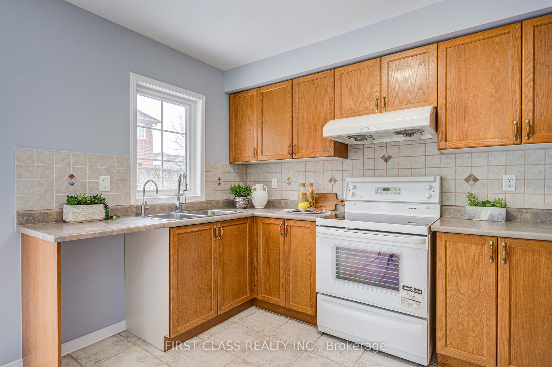 Photo 15 of 86 Stotts Crescent, Markham, Wismer — HOMEH