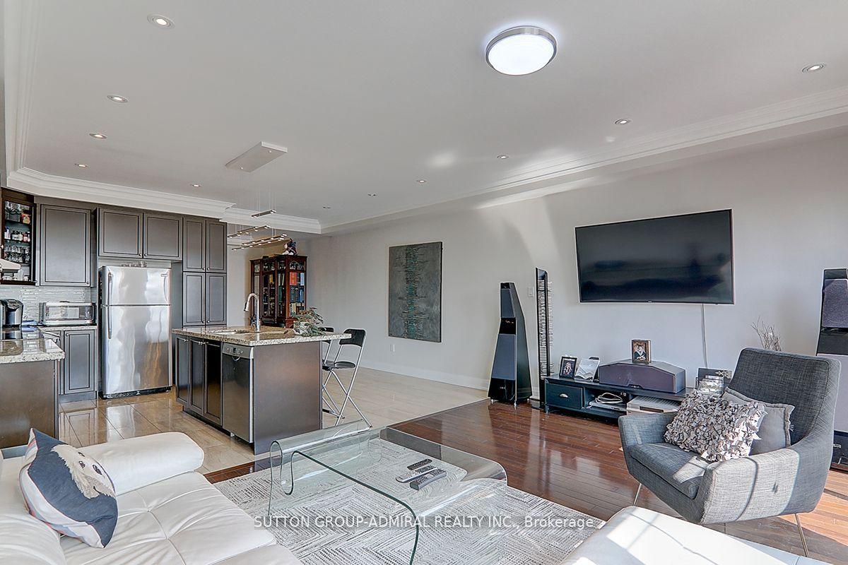 Photo 3 of 25 Bristlewood Crescent, Vaughan, Patterson — HOMEH