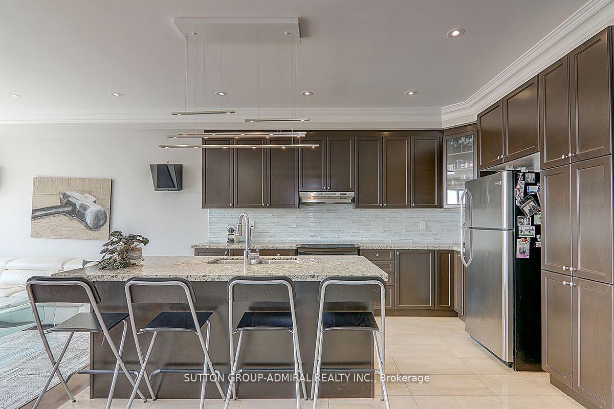 Photo 8 of 25 Bristlewood Crescent, Vaughan, Patterson — HOMEH