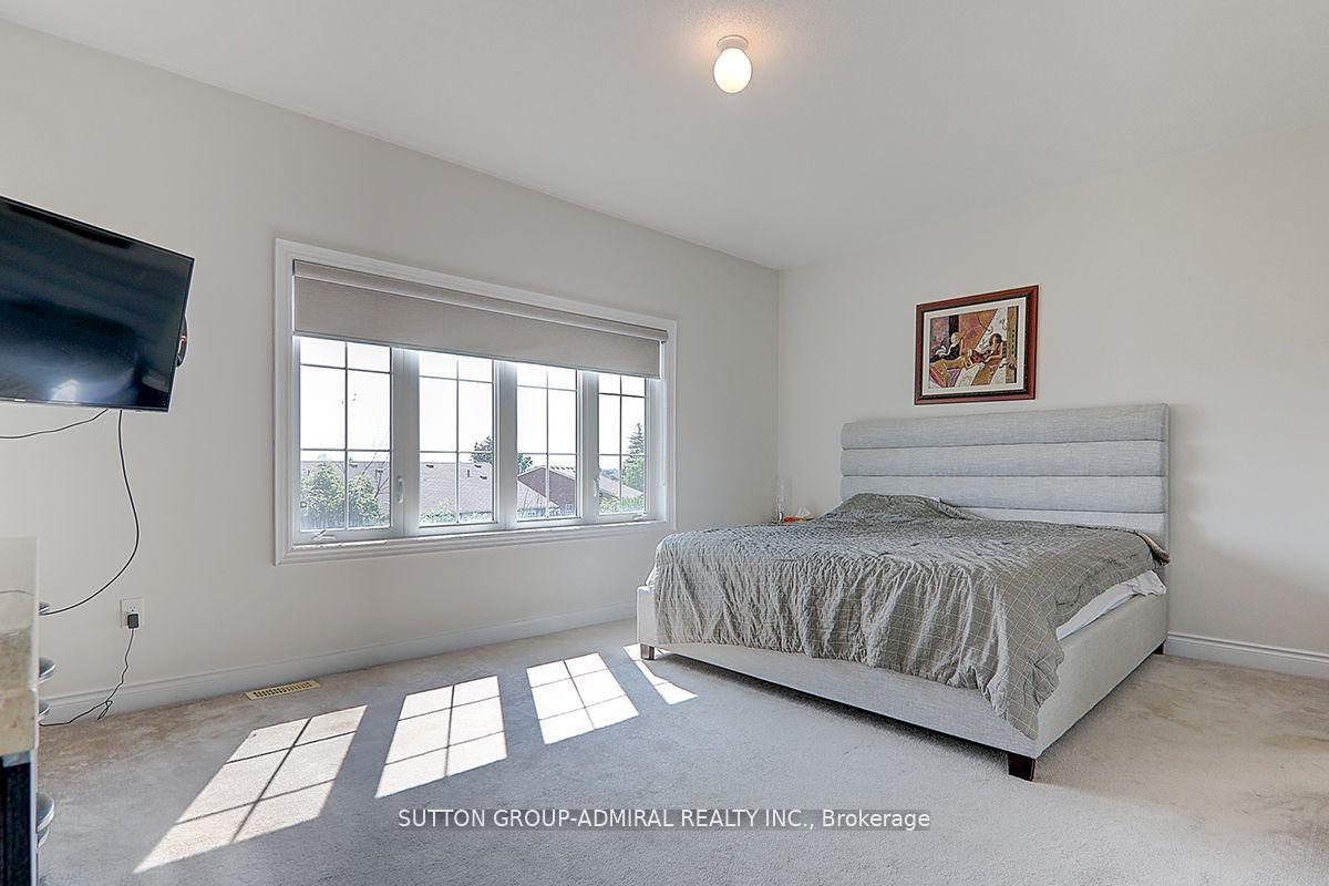 Photo 15 of 25 Bristlewood Crescent, Vaughan, Patterson — HOMEH