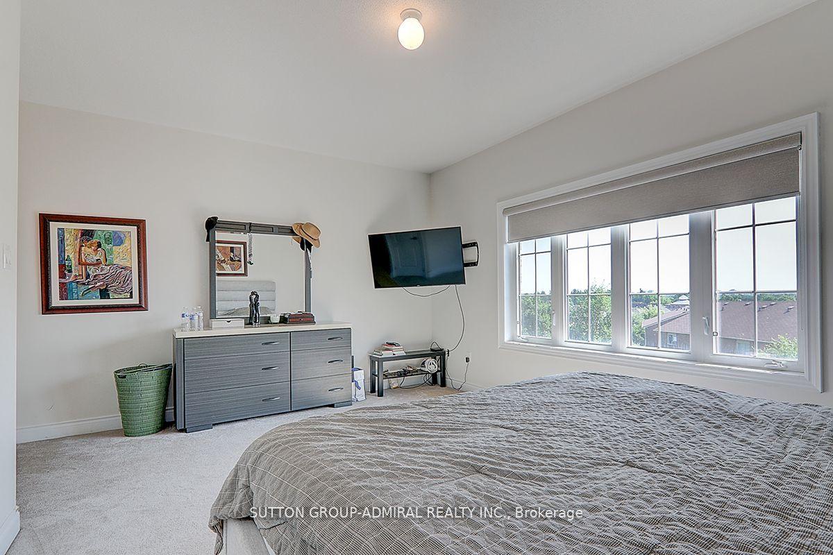 Photo 10 of 25 Bristlewood Crescent, Vaughan, Patterson — HOMEH